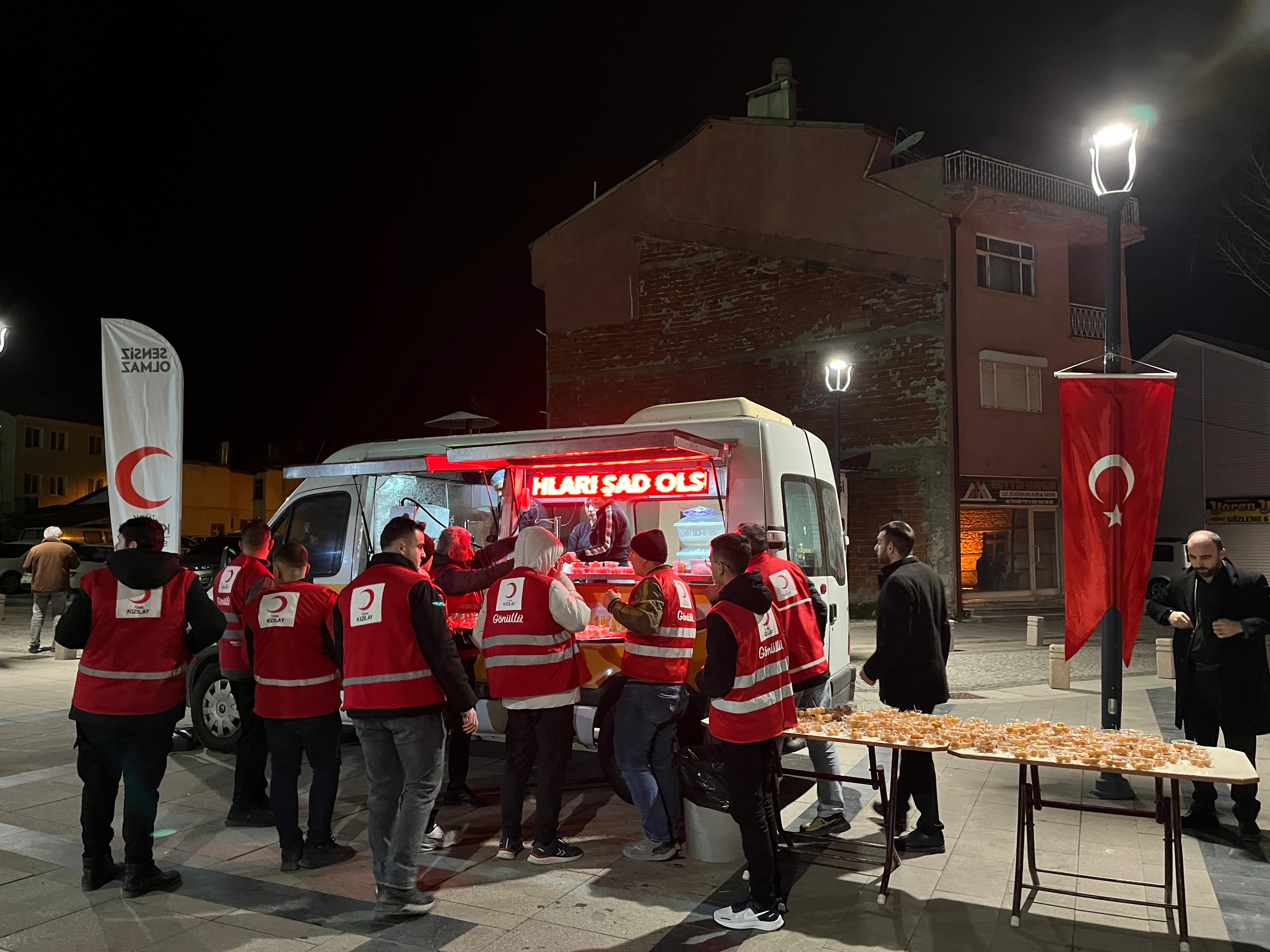 Seydişehir'de Şehitlerin Ruhu İçin Lokma İkramı: Kızılay’dan Anlamlı Vefa - Görsel 6