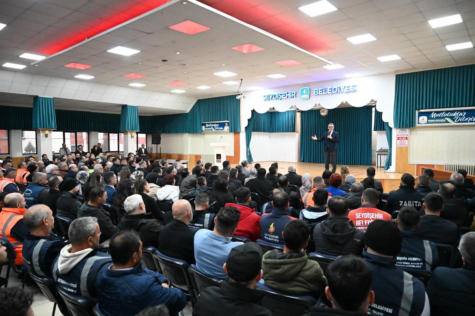 BAŞKAN USTAOĞLU ÇALIŞMA ARKADAŞLARI İLE BAYRAMLAŞTI - Görsel 2