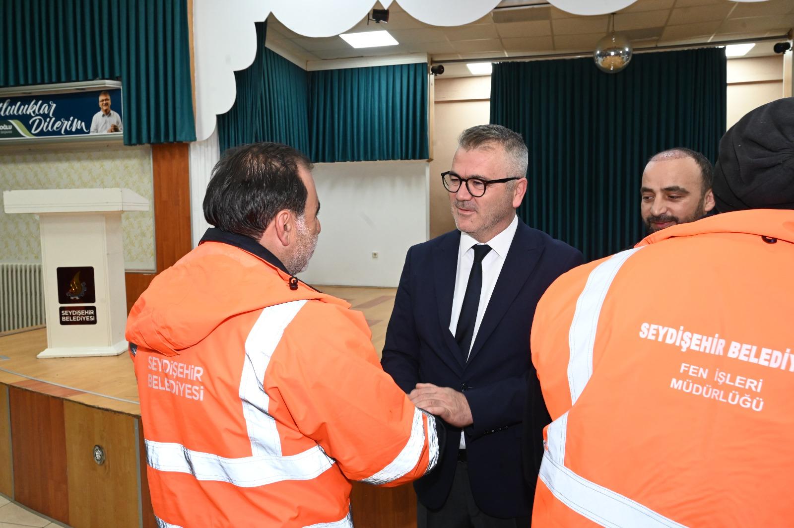 BAŞKAN USTAOĞLU ÇALIŞMA ARKADAŞLARI İLE BAYRAMLAŞTI - Görsel 3