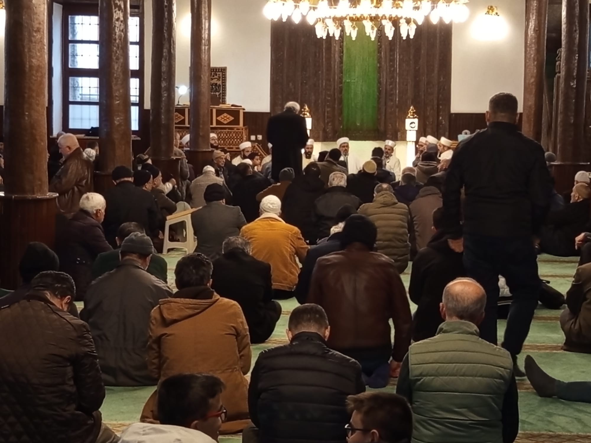 ​Seydişehir’de Ramazan’a Duygulu Veda: Arife Günü Camiler Doldu Taştı - Görsel 3