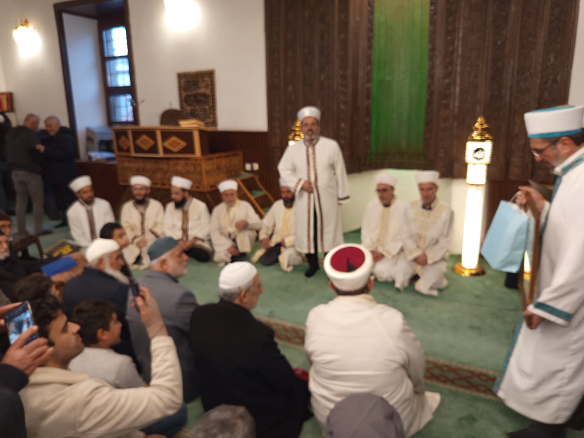 ​Seydişehir’de Ramazan’a Duygulu Veda: Arife Günü Camiler Doldu Taştı - Görsel 4