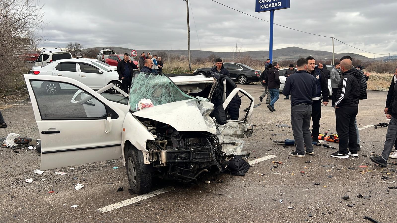 Nevşehir'de 3 aracın karıştığı kazada baba-oğul öldü; 7 yaralı - Görsel 4