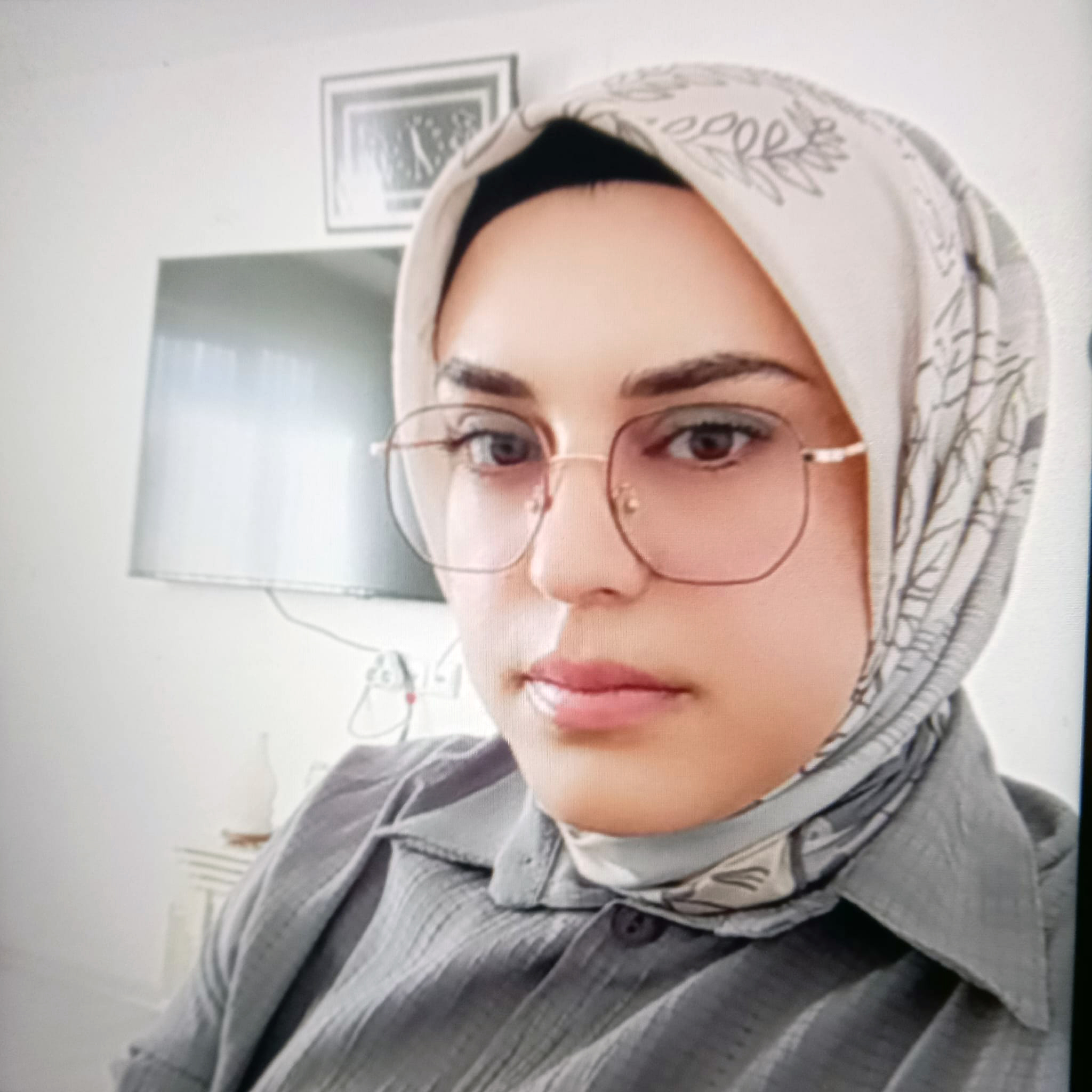 Eşi tarafından anne ve babasının mezarı başında öldürülen Gamze, toprağa verildi - Görsel 1