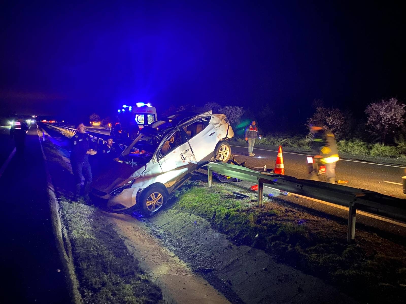 Eskişehir’de kaza; damat ile kayınvalide öldü, 3 yaralı - Görsel 1