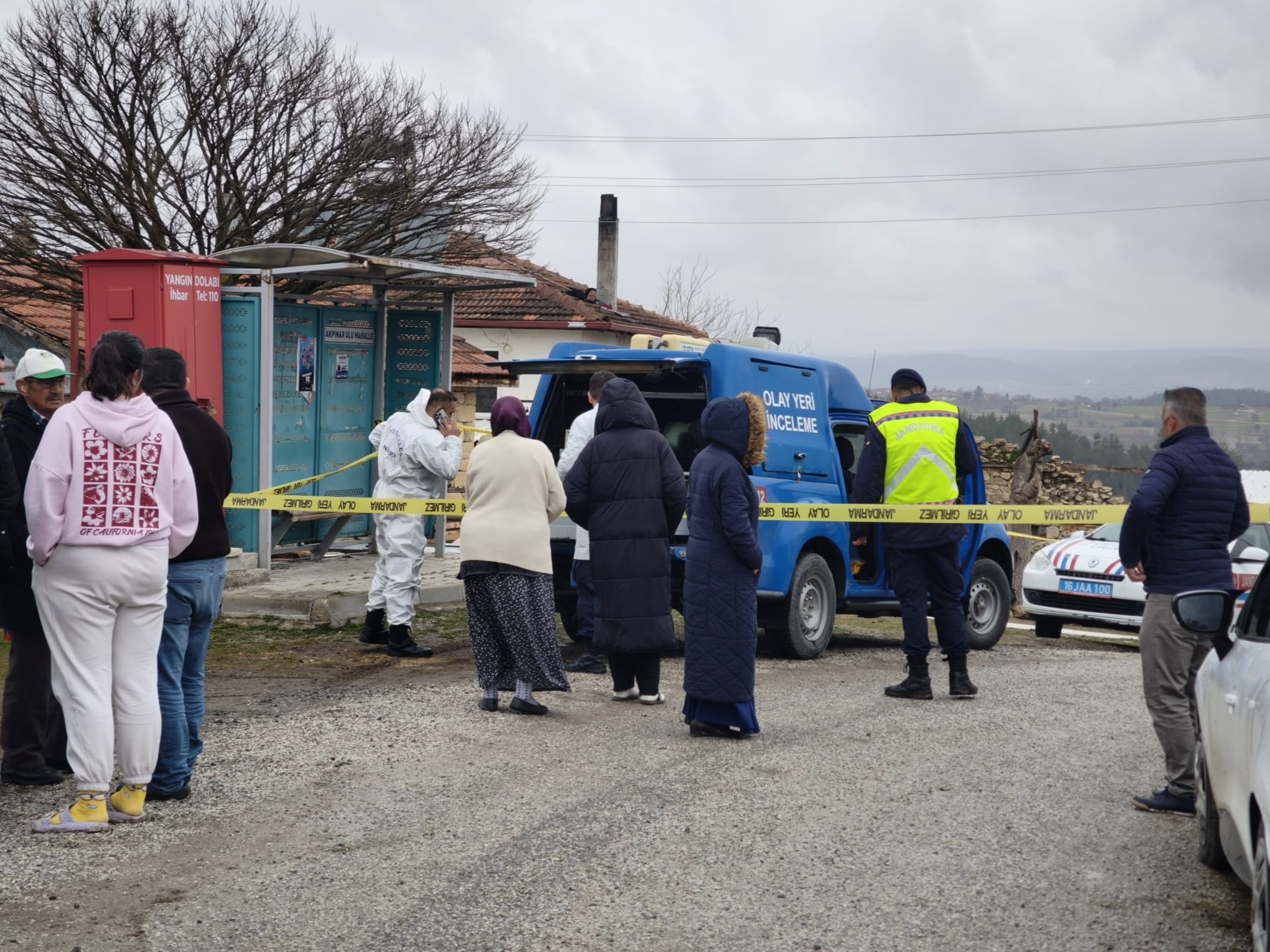 Yeğenini bıçaklayıp öldürdü, araya giren kardeşi ile damadını ağır yaraladı - Görsel 1