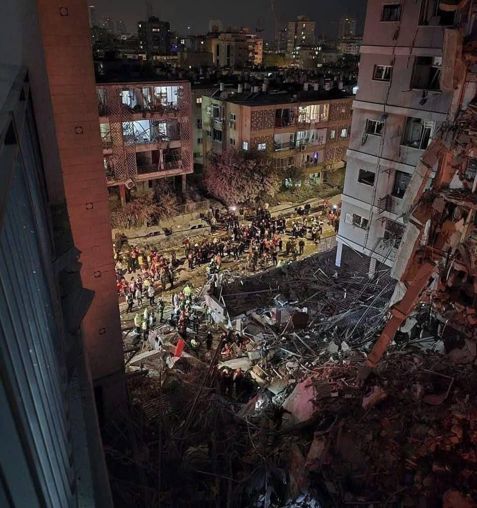 Ortadoğu'da Topyekûn Savaş: Netanyahu’dan Tarihi İtiraf, İran’dan "Gerçek Vaad 4" Operasyonu! - Görsel 1