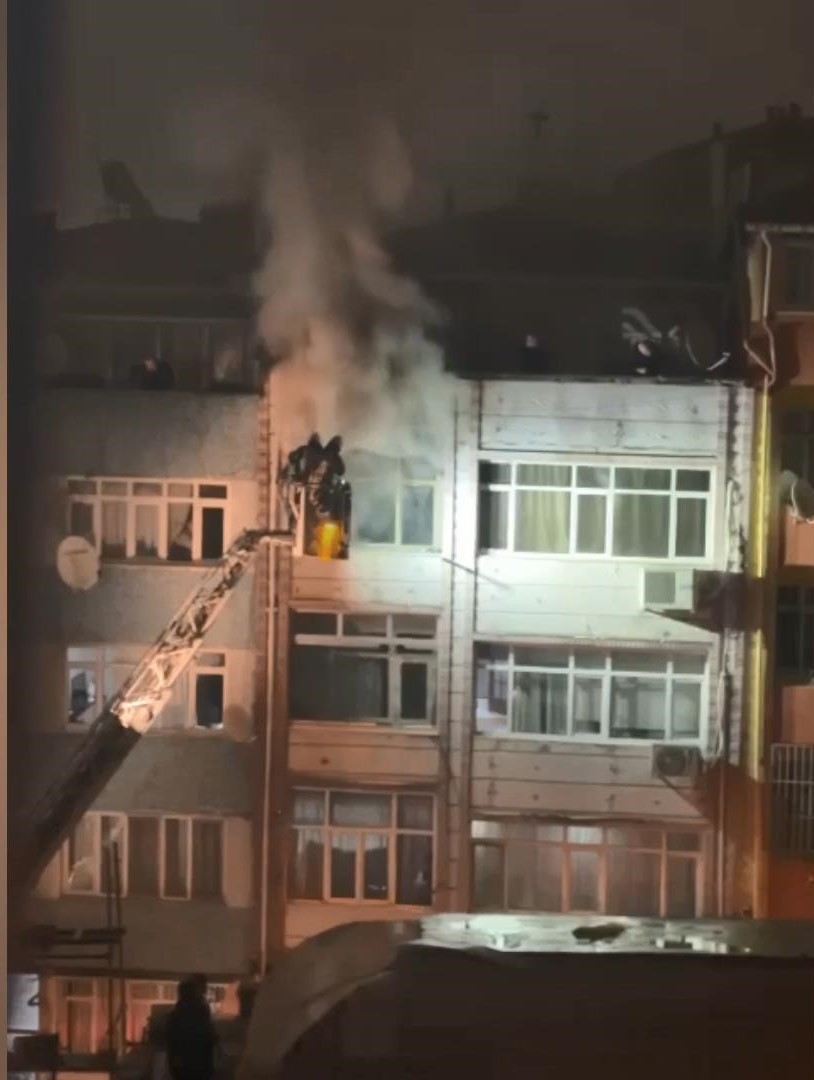 İstanbul - Fatih'te eşini öldüren koca evi ateşe verdi: Son defa kızımız için konuşalım demiş - Görsel 3