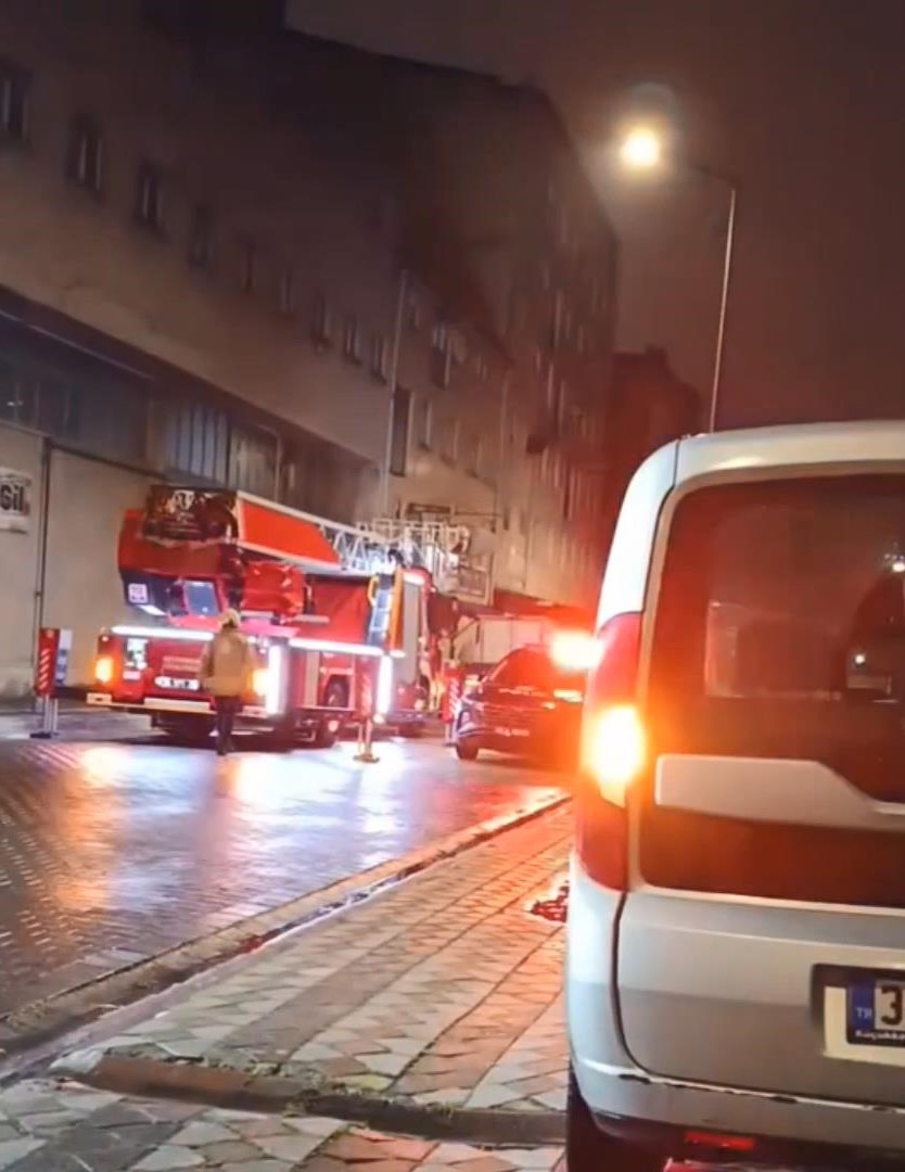 İstanbul - Fatih'te eşini öldüren koca evi ateşe verdi: Son defa kızımız için konuşalım demiş - Görsel 6