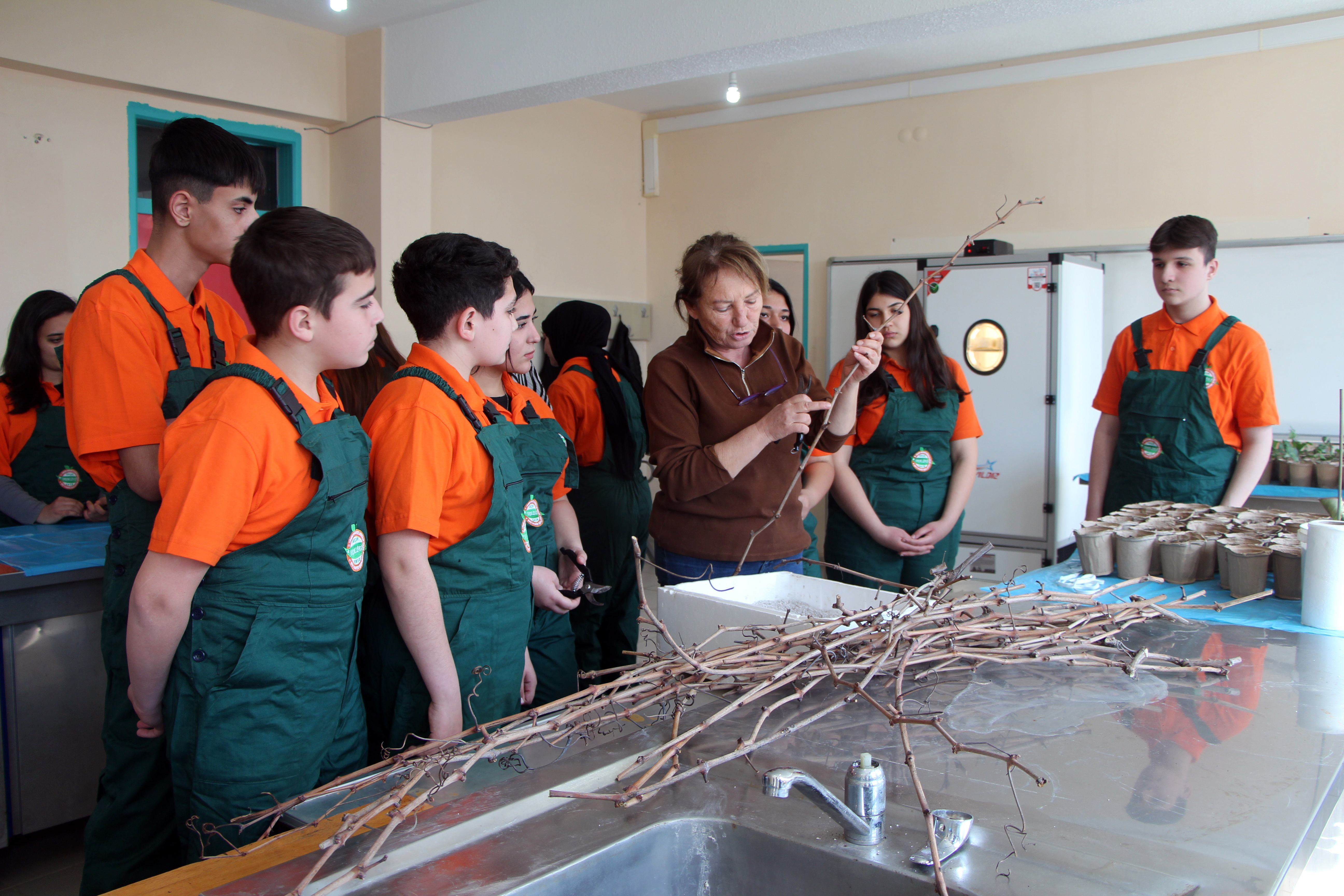 Çukurova’da geleceğin ziraatçileri tarım lisesinde yetişiyor - Görsel 3