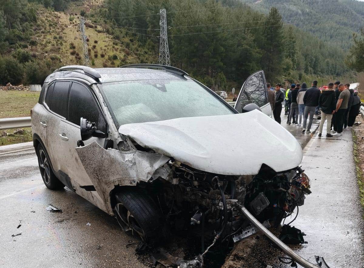 ISPARTADA Nişanlı çift kazada can verdi - Görsel 1