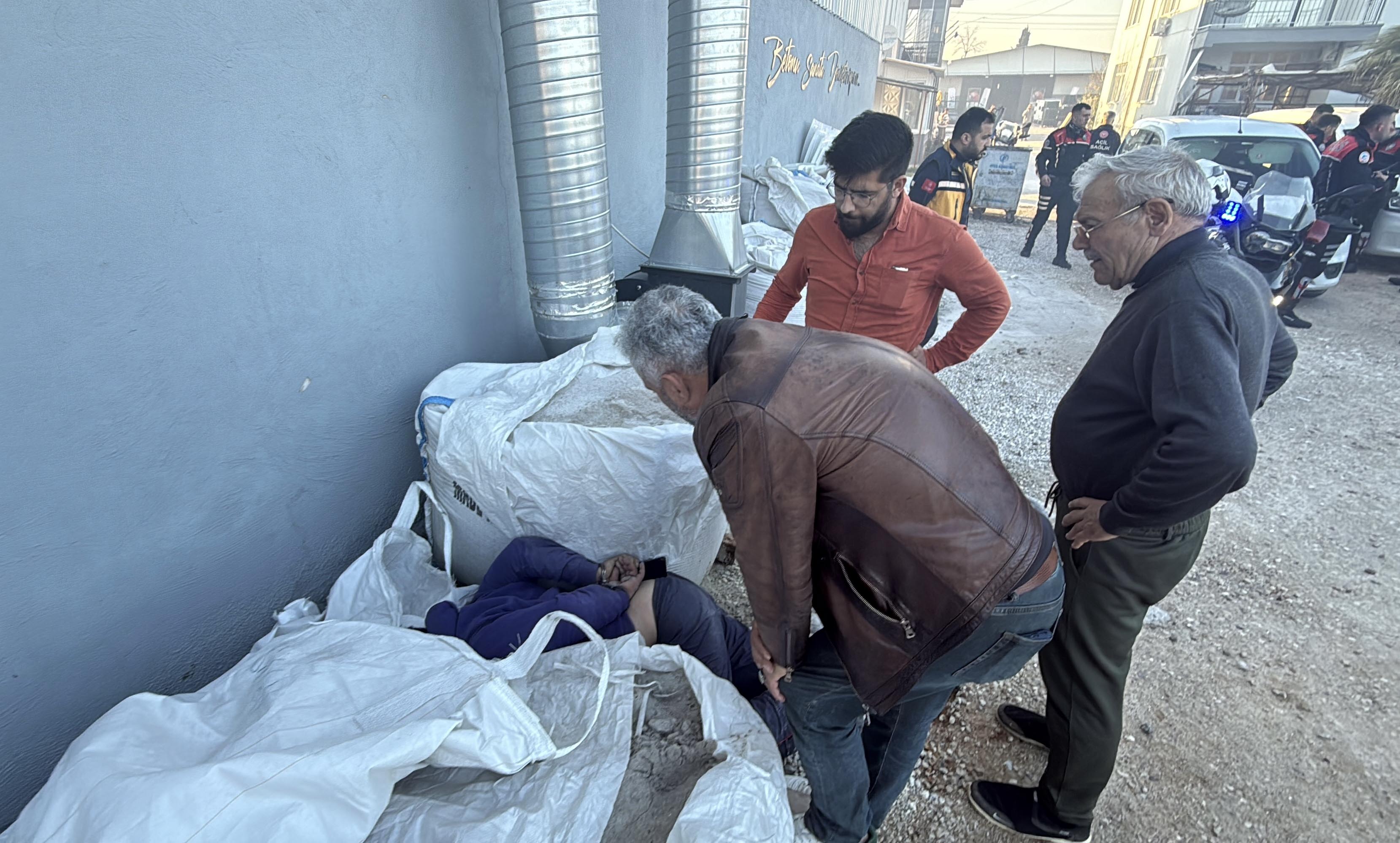 Maaşını alamadığı iddiasıyla iş yerini ateşe verdi - Görsel 1