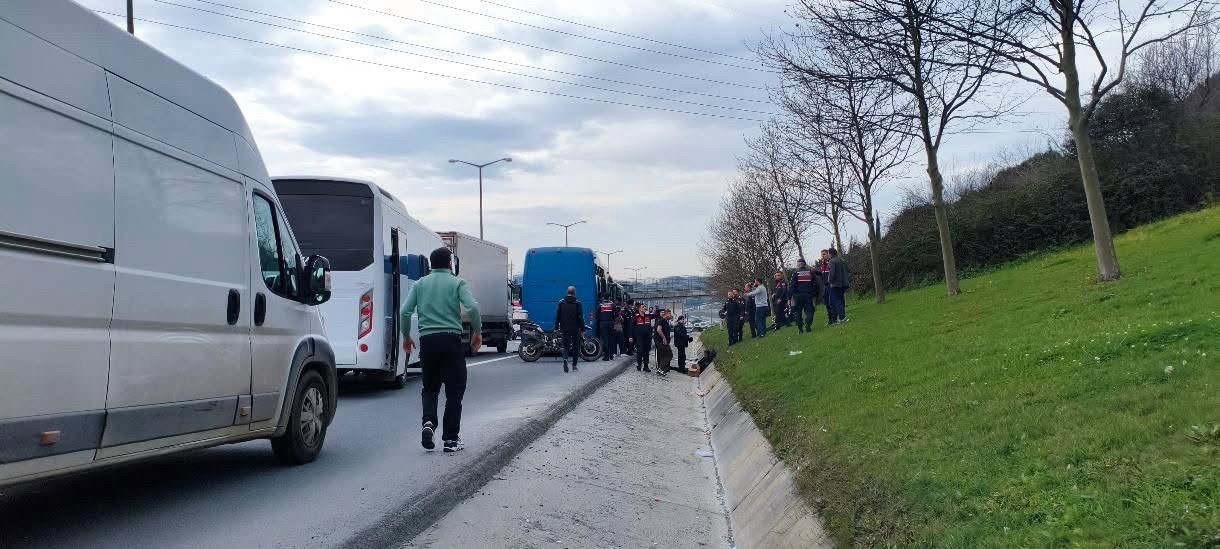 Bağcılar'da 4 cezaevi sevk aracı kaza yaptı; 6 jandarma yaralandı - Görsel 6