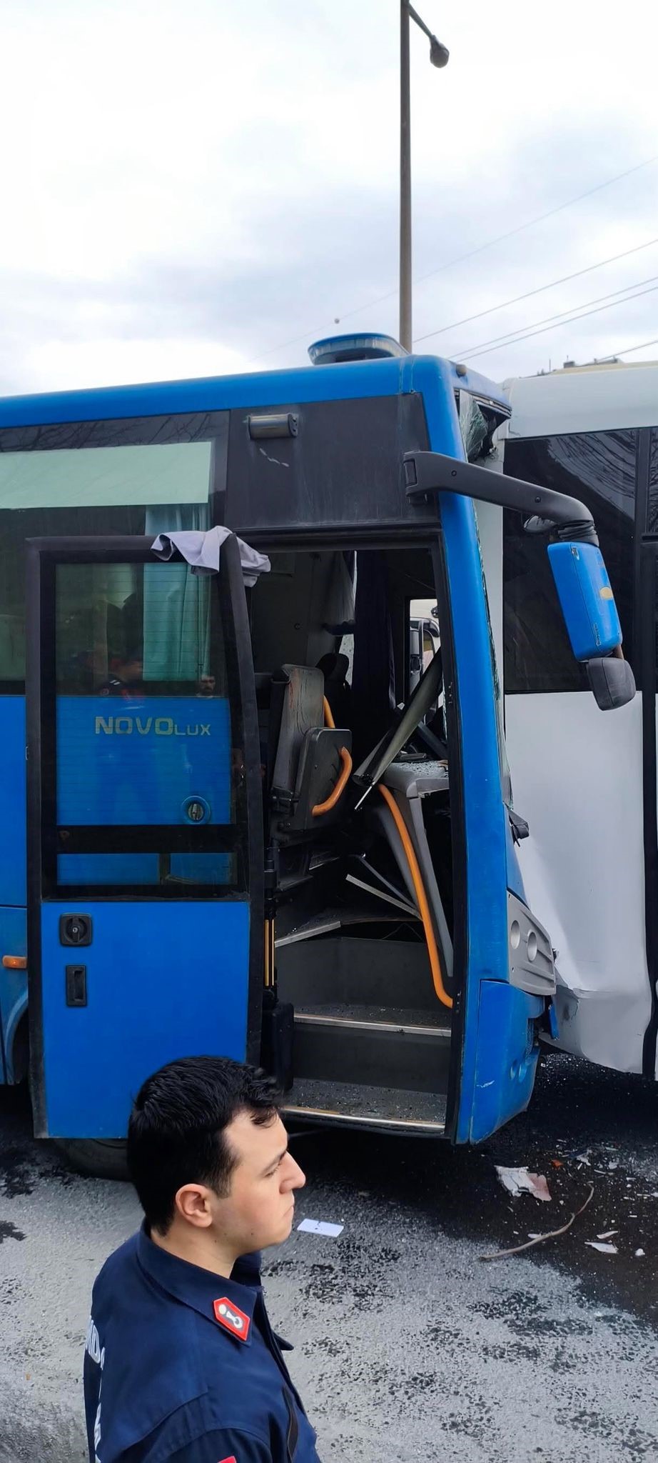 Bağcılar'da 4 cezaevi sevk aracı kaza yaptı; 6 jandarma yaralandı - Görsel 7