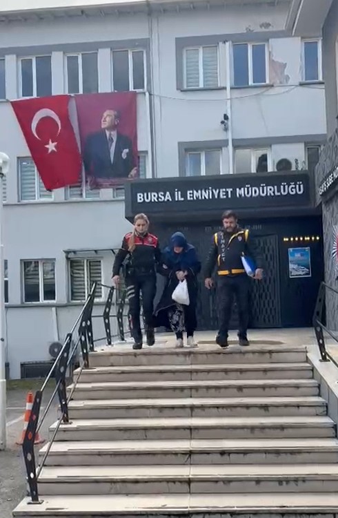 Kayıp ihbarında bulunduğu 75 yaşındaki emekli polis eşini öldürüp, satır ve bıçakla 15 parçaya ayırmış - Görsel 4