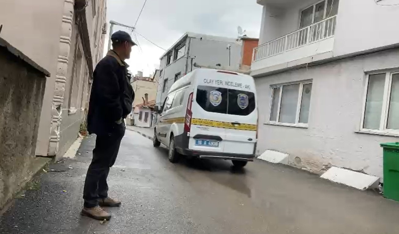 Kayıp ihbarında bulunduğu 75 yaşındaki emekli polis eşini öldürüp, satır ve bıçakla 15 parçaya ayırmış - Görsel 9