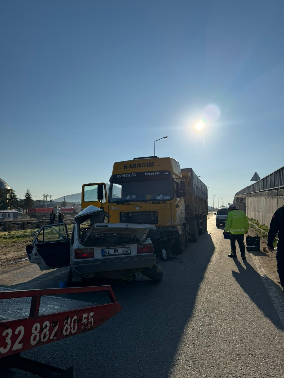Konya- TIR, otomobile çarptı: 1 kişi öldü, kaza anı kamerada - Görsel 4