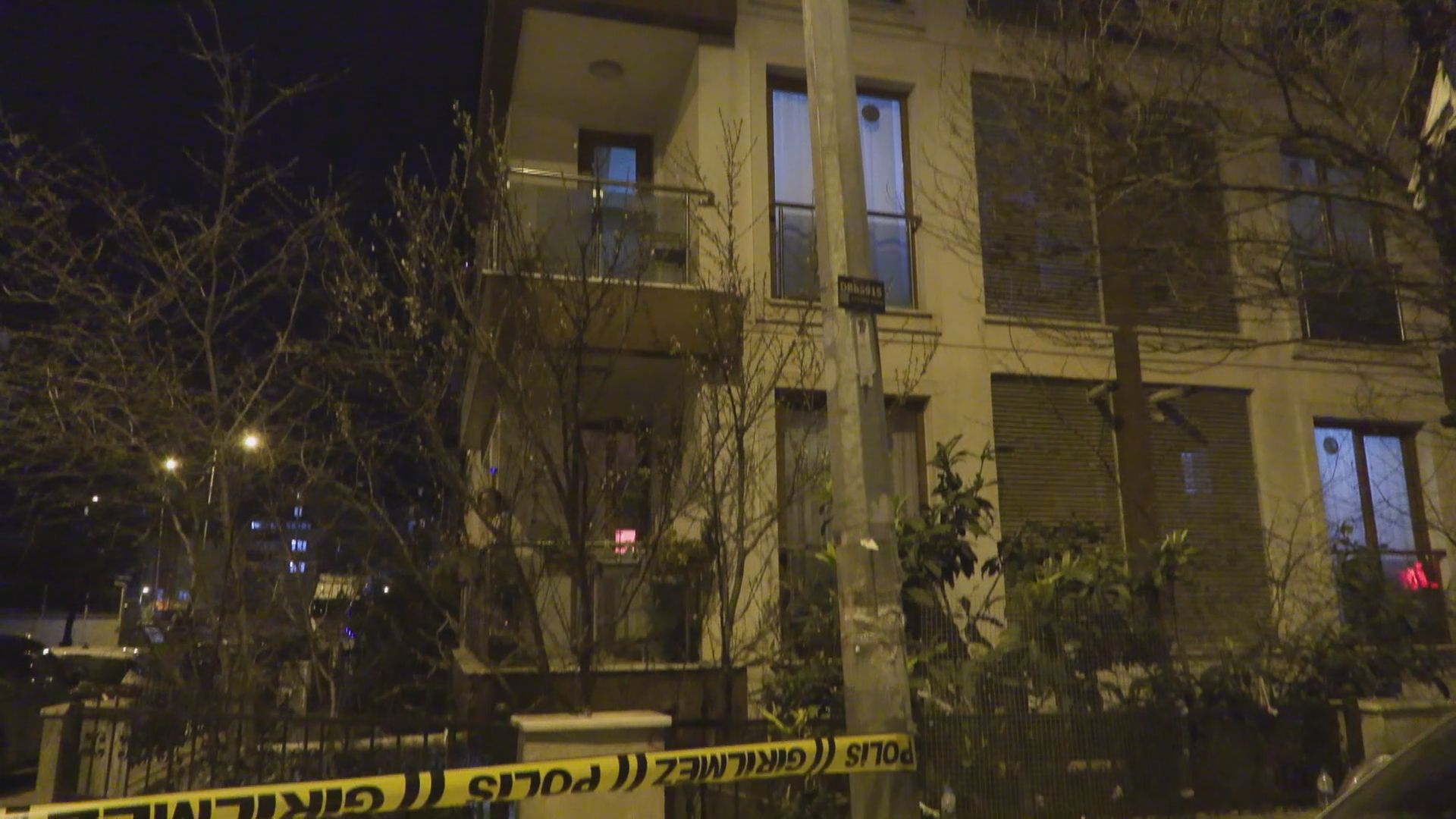 Çekmeköy'de annesi ve ağabeyini silahla öldürüp, diğer ağabeyini yaralayan şüpheli yakalandı - Görsel 6