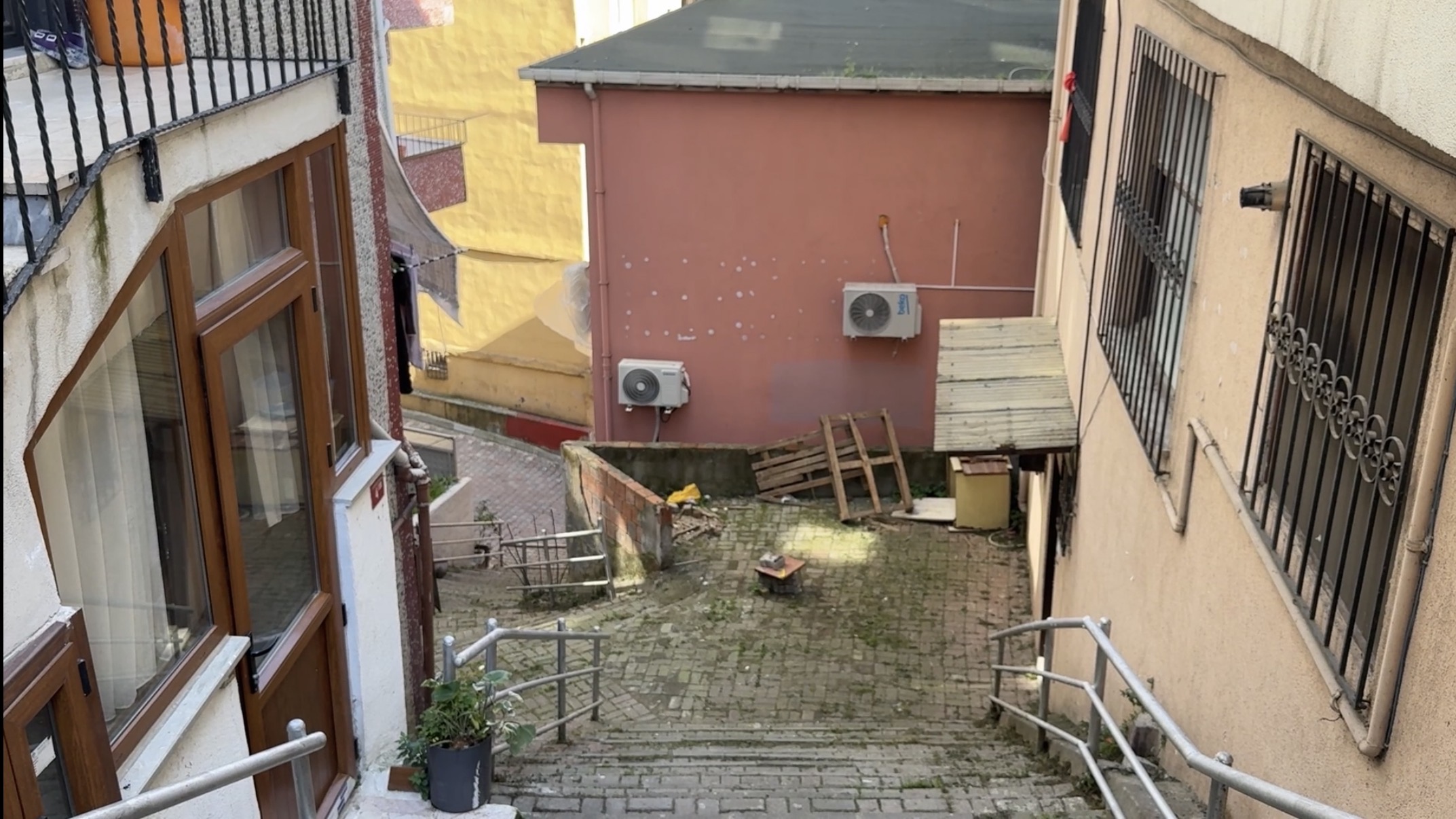 Kağıthane’de üsteğmen evinde başından vurulmuş halde ölü bulundu - Görsel 2