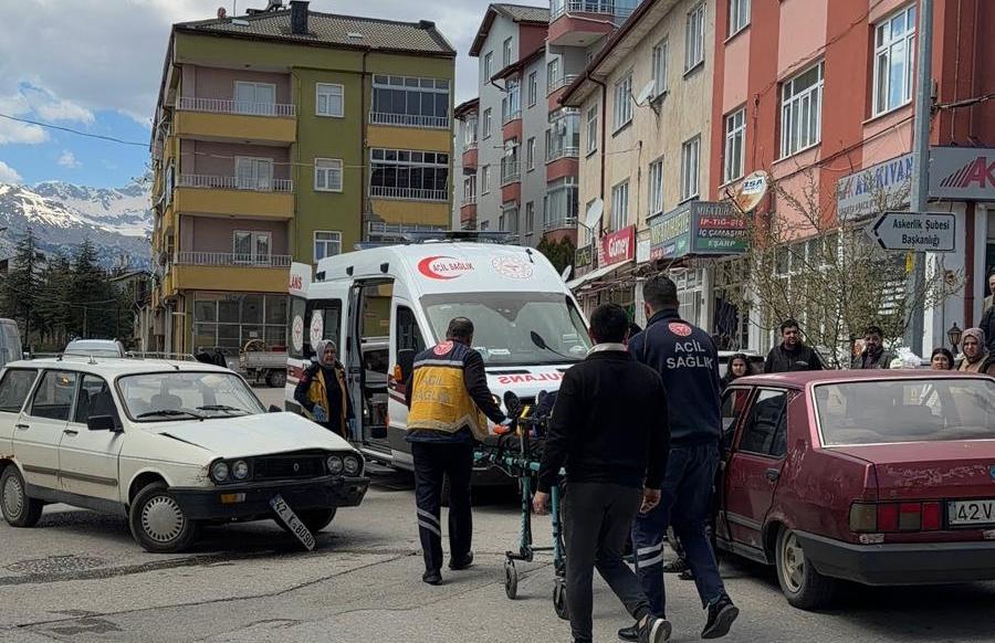 Seydişehir'de İki Araç Çarpıştı: 1 Yaralı - Görsel 3