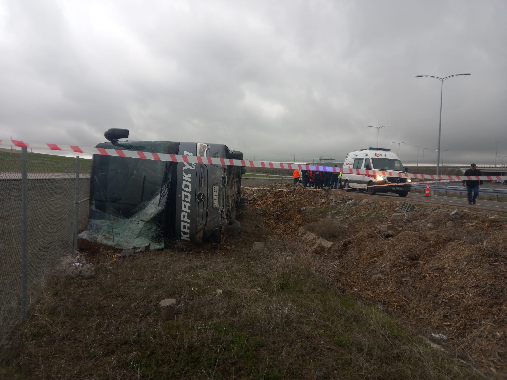 Aksaray'da tur otobüsü devrildi: 20 yaralı - Görsel 6