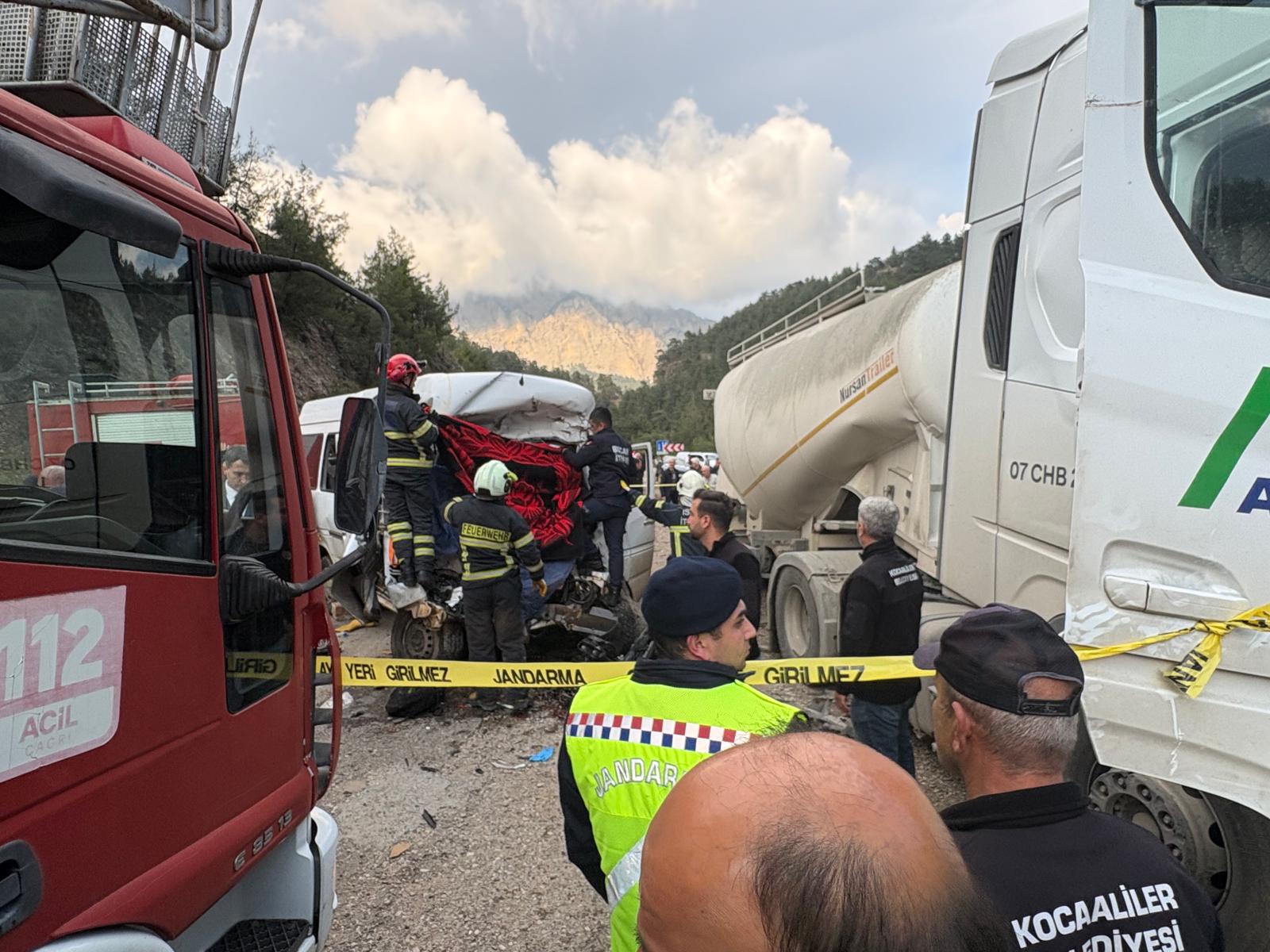 Isparta-Antalya Karayolunda Can Pazarı: 7 Ölü, 7 Yaralı - Görsel 1