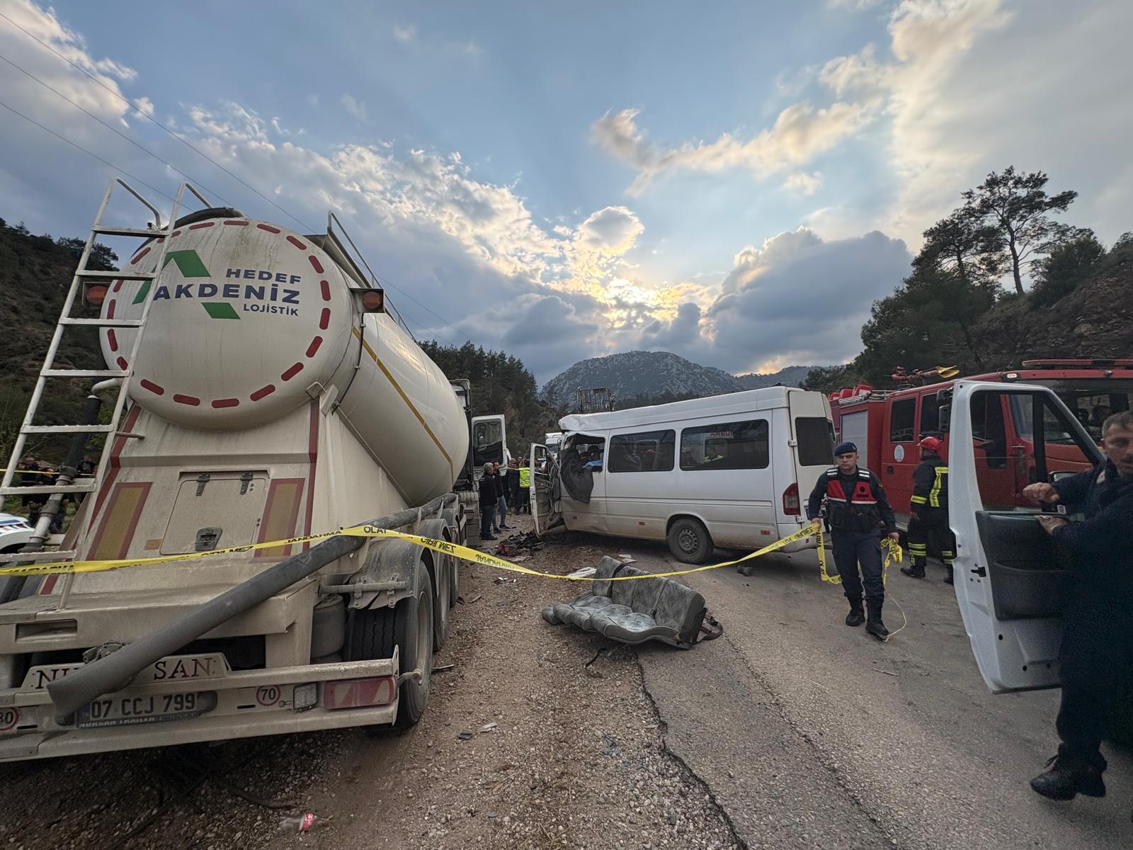 Isparta-Antalya Karayolunda Can Pazarı: 7 Ölü, 7 Yaralı - Görsel 2