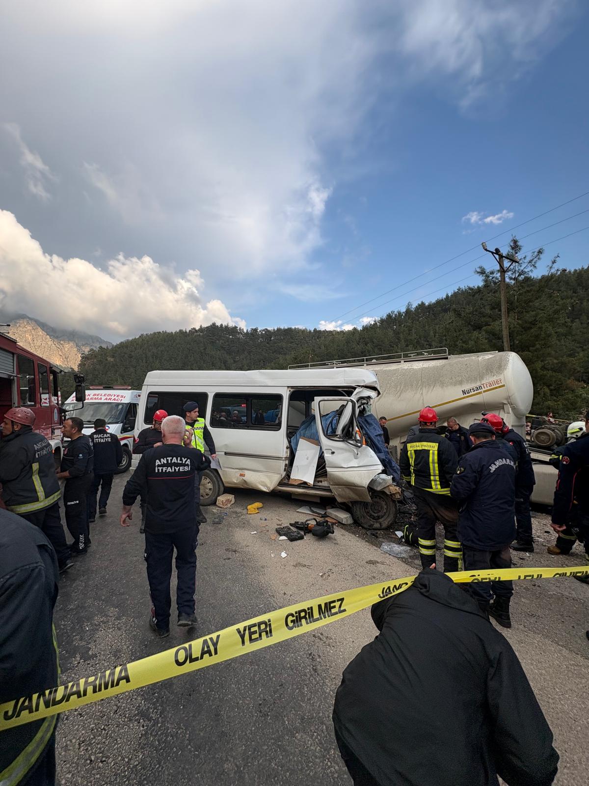 Isparta-Antalya Karayolunda Can Pazarı: 7 Ölü, 7 Yaralı - Görsel 3