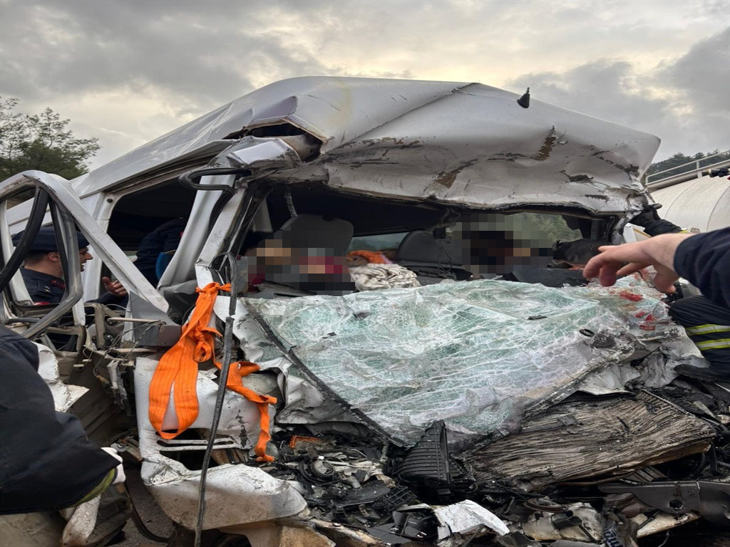 Isparta-Antalya Karayolunda Can Pazarı: 7 Ölü, 7 Yaralı - Görsel 4
