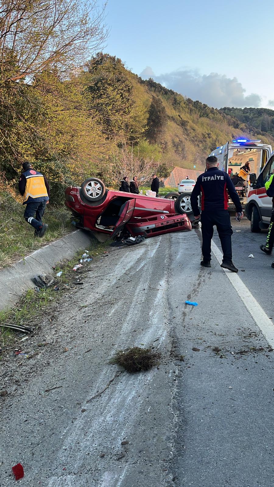 Ormancıları taşıyan otomobil takla attı: 3 yaralı - Görsel 1