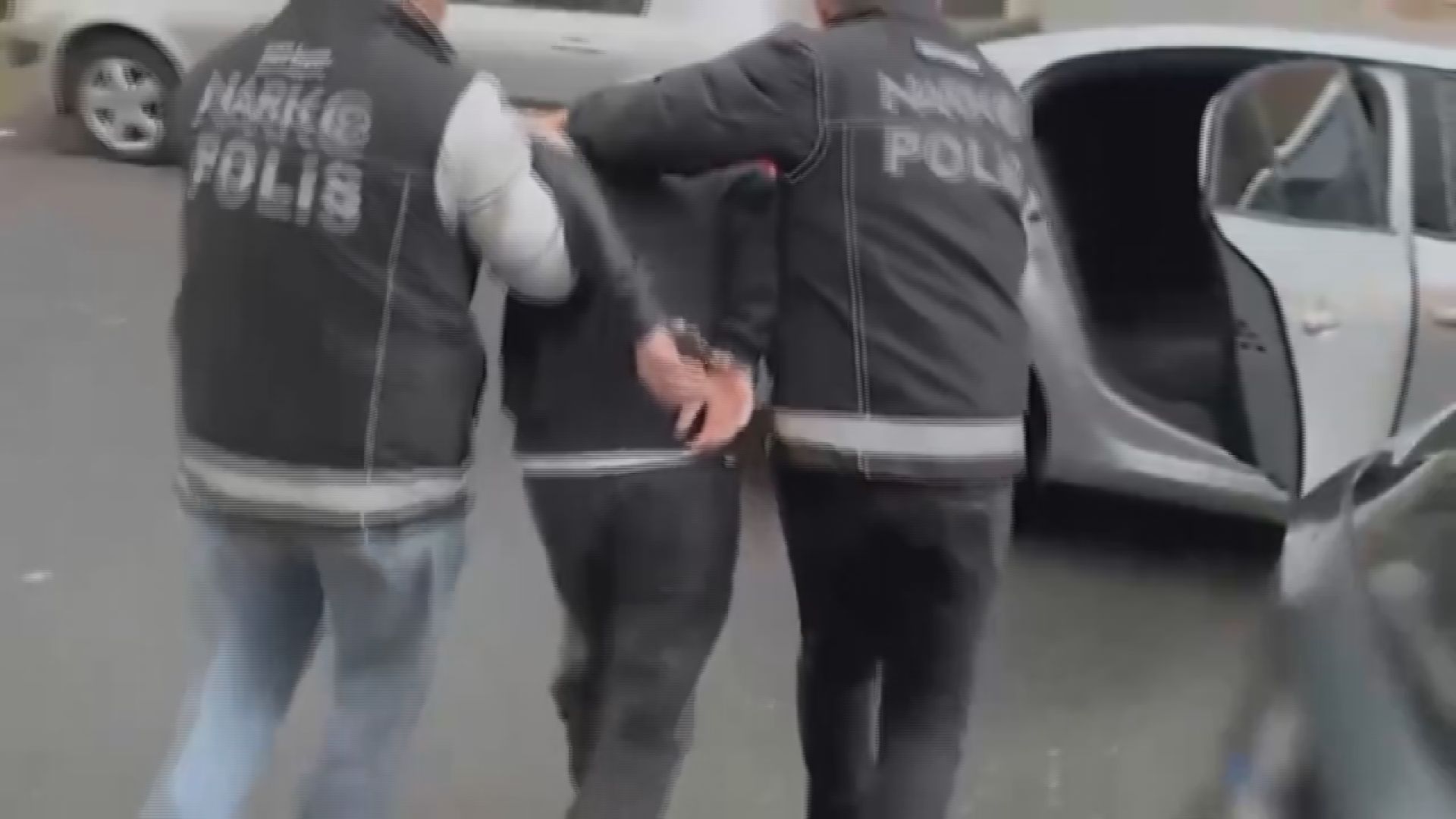 Sancaktepe'de sanal medyadan uyuşturucu paylaşımı yapan şüpheli yakalandı - Görsel 2