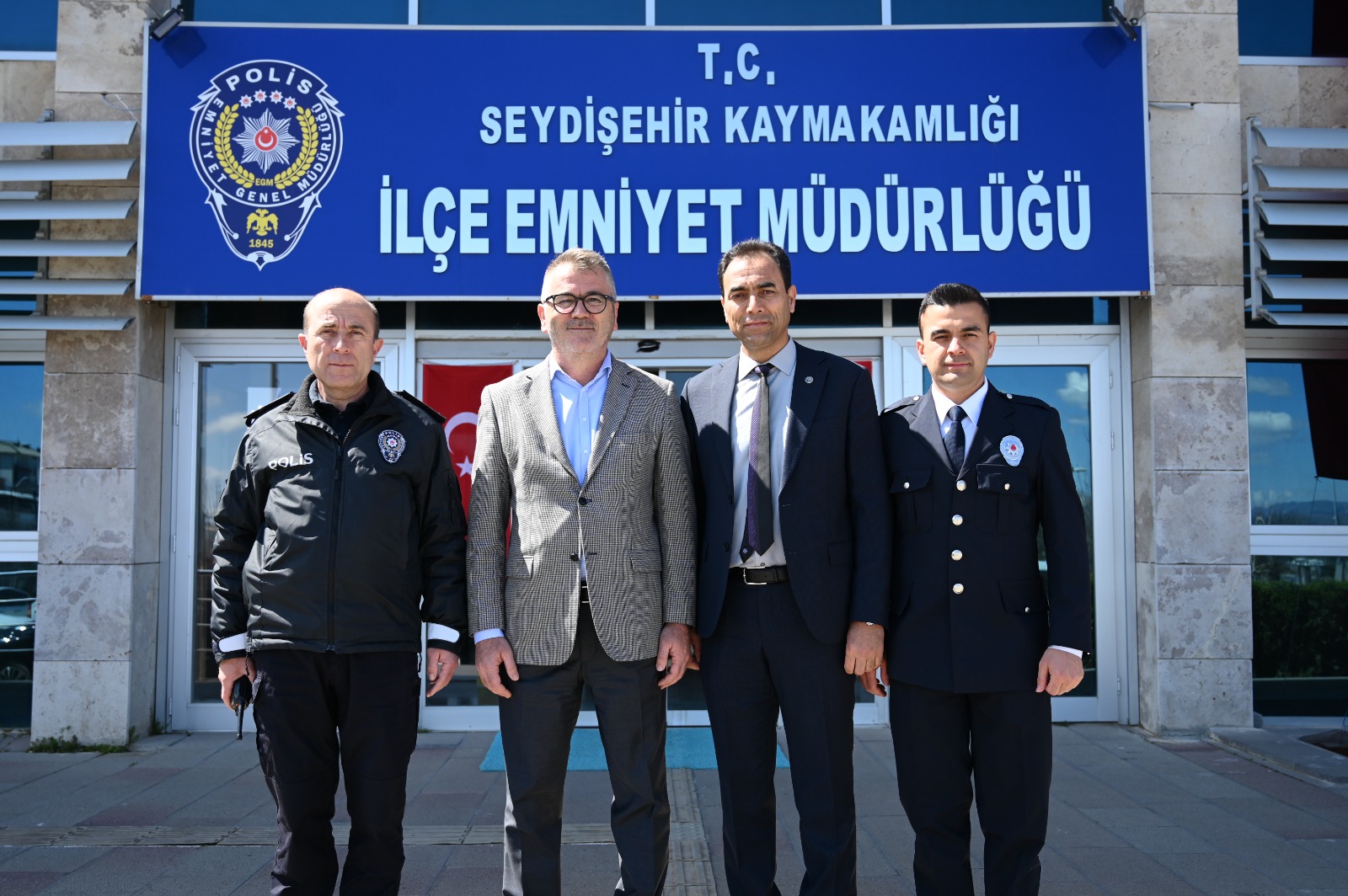 BAŞKAN USTAOĞLU, EMNİYET PERSONELİNİ UNUTMADI  - Görsel 6