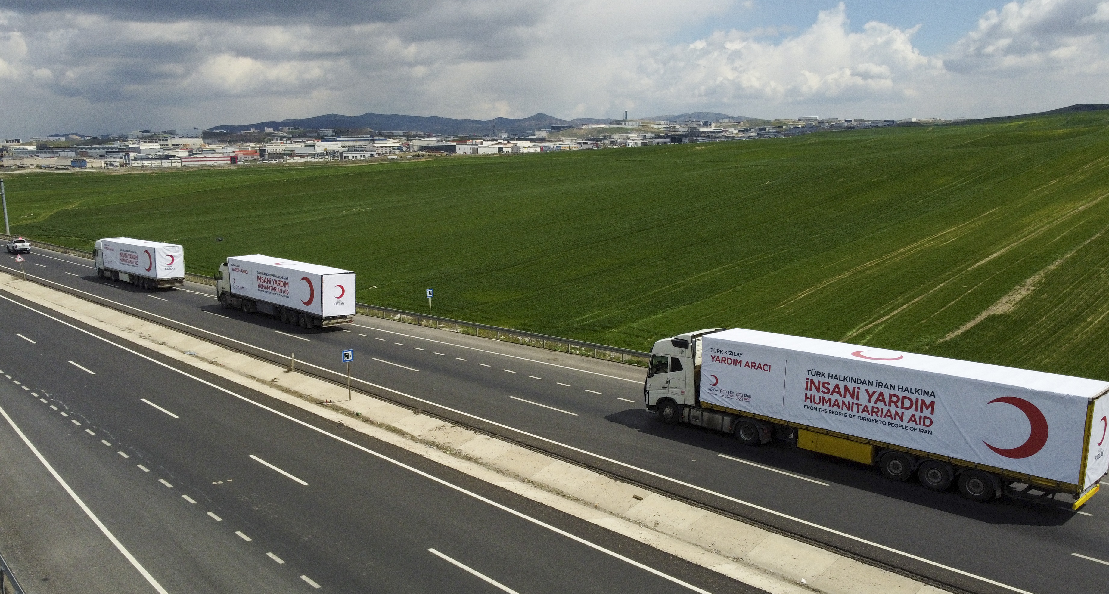 Türk Kızılay'dan, İran'a 4 TIR insani yardım - Görsel 3