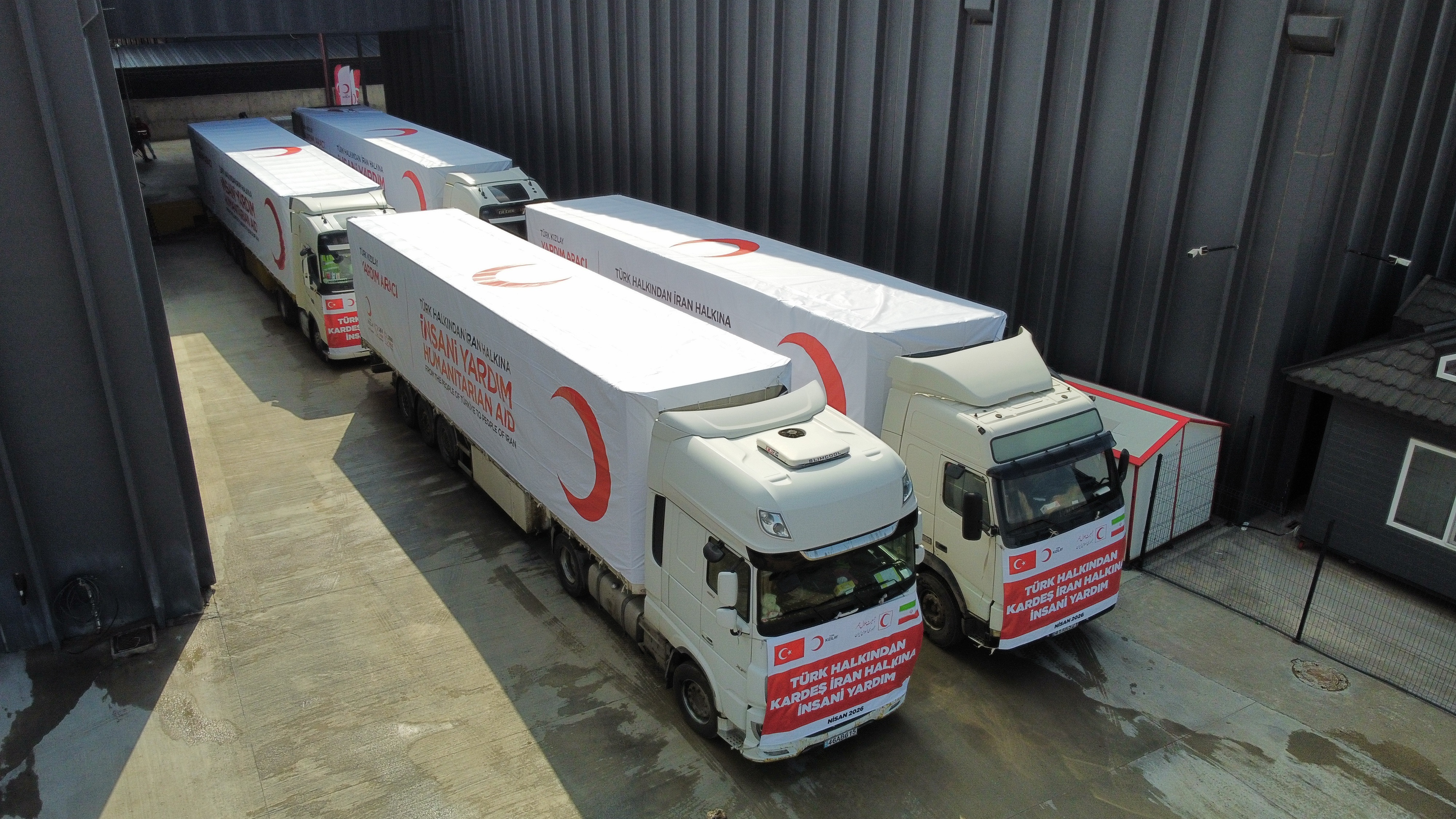Türk Kızılay'dan, İran'a 4 TIR insani yardım - Görsel 5