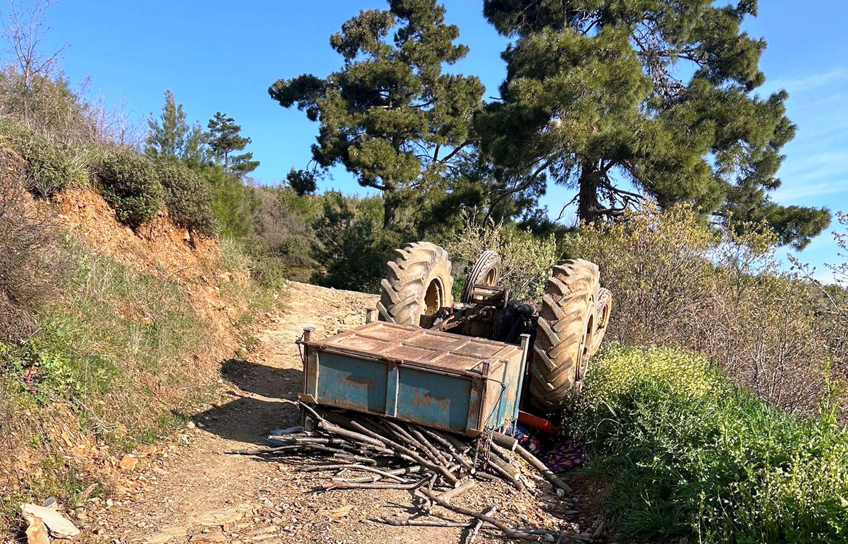 Manisada Devrilen traktördeki aynı aileden 3 kişi öldü - Görsel 1