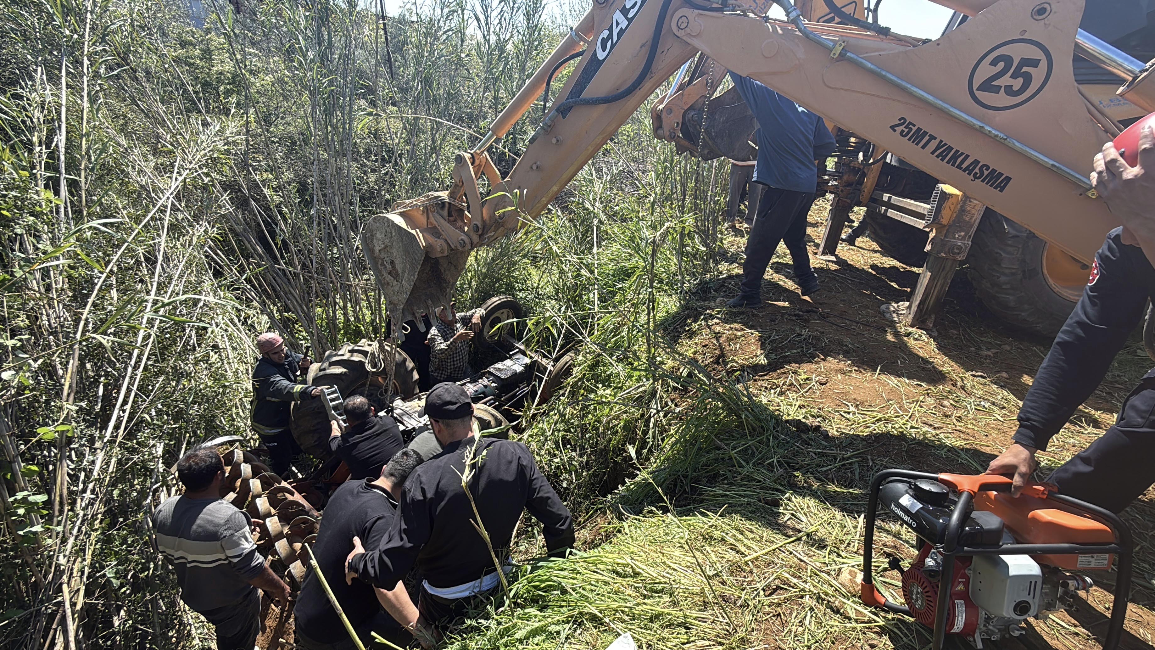 Emekli polis bahçede çalışırken devrilen traktörünün altında kalıp öldü - Görsel 2