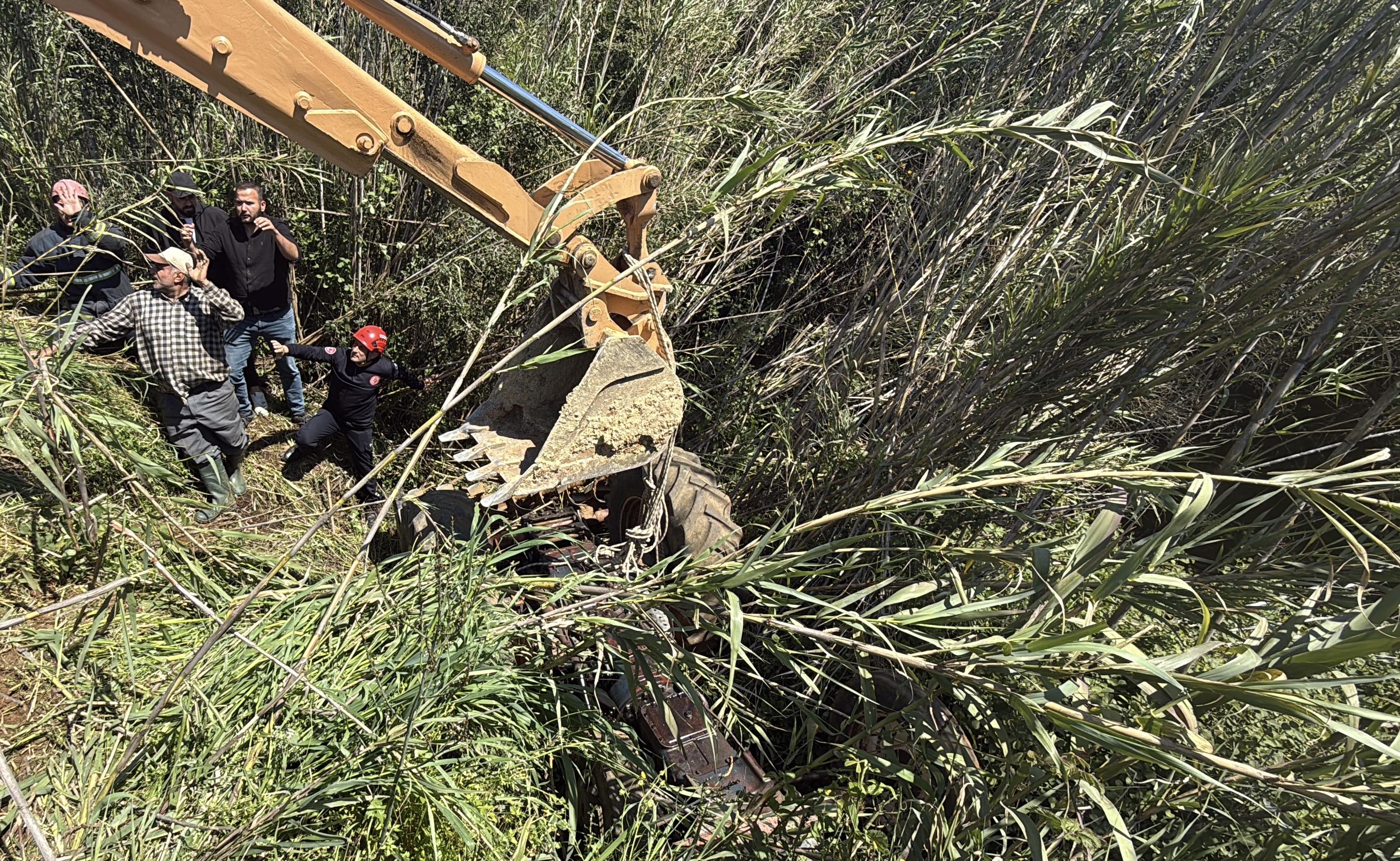 Emekli polis bahçede çalışırken devrilen traktörünün altında kalıp öldü - Görsel 3