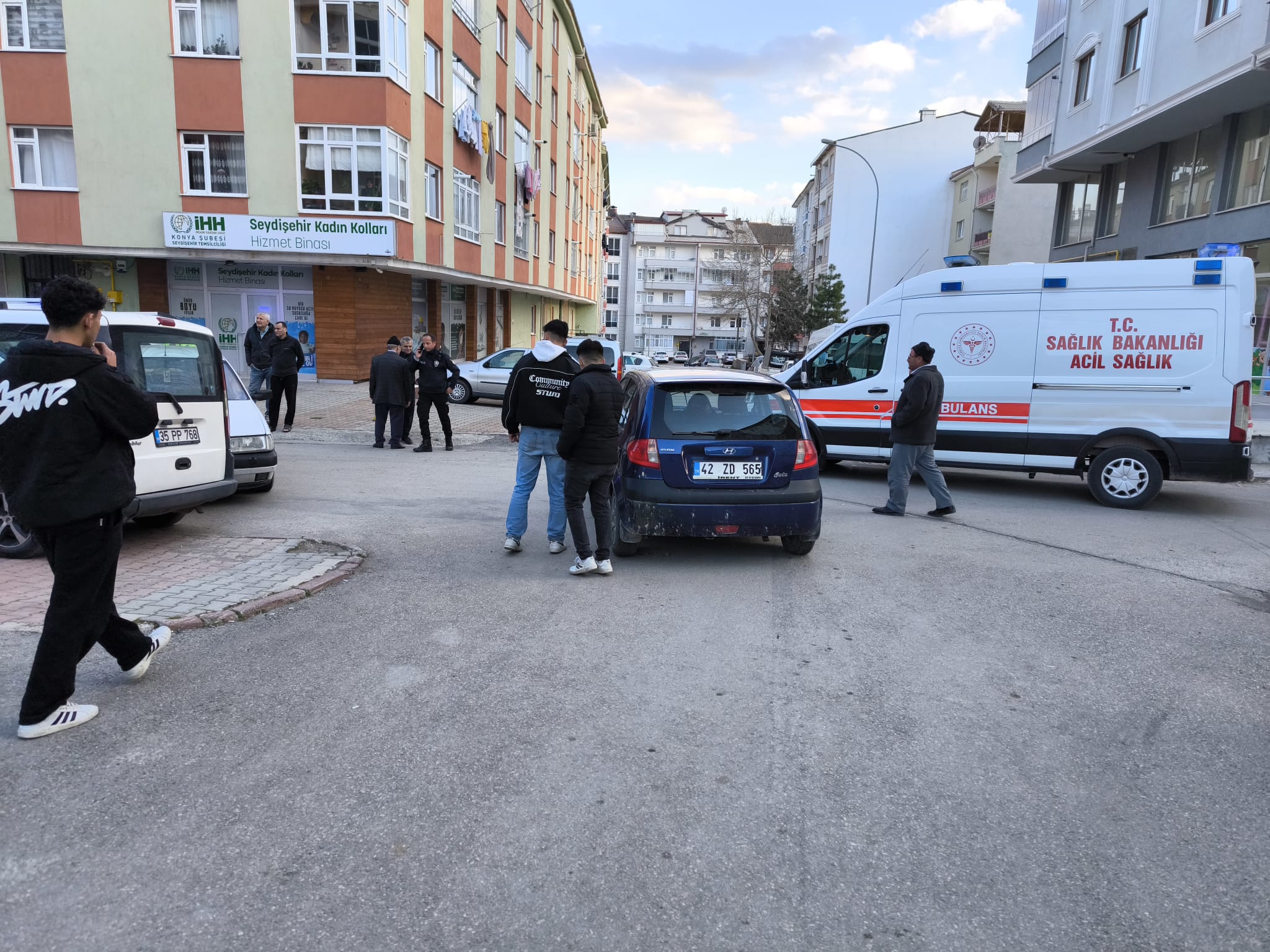 Seydişehir  Merkezde  İki Otomobil Çarpıştı: 2 Yaralı - Görsel 3