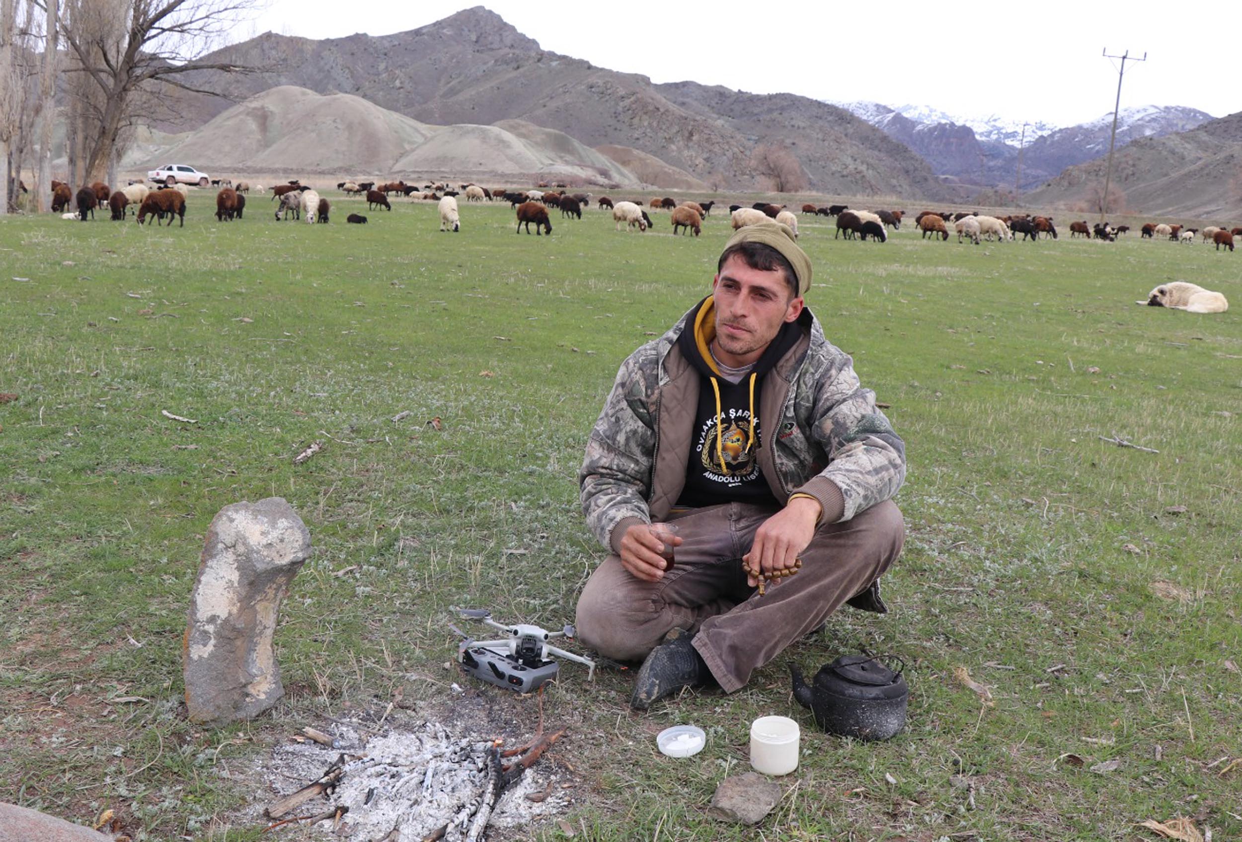 Yeni nesil çoban; dron ile sürüyü 30 saniyede topladı - Görsel 5