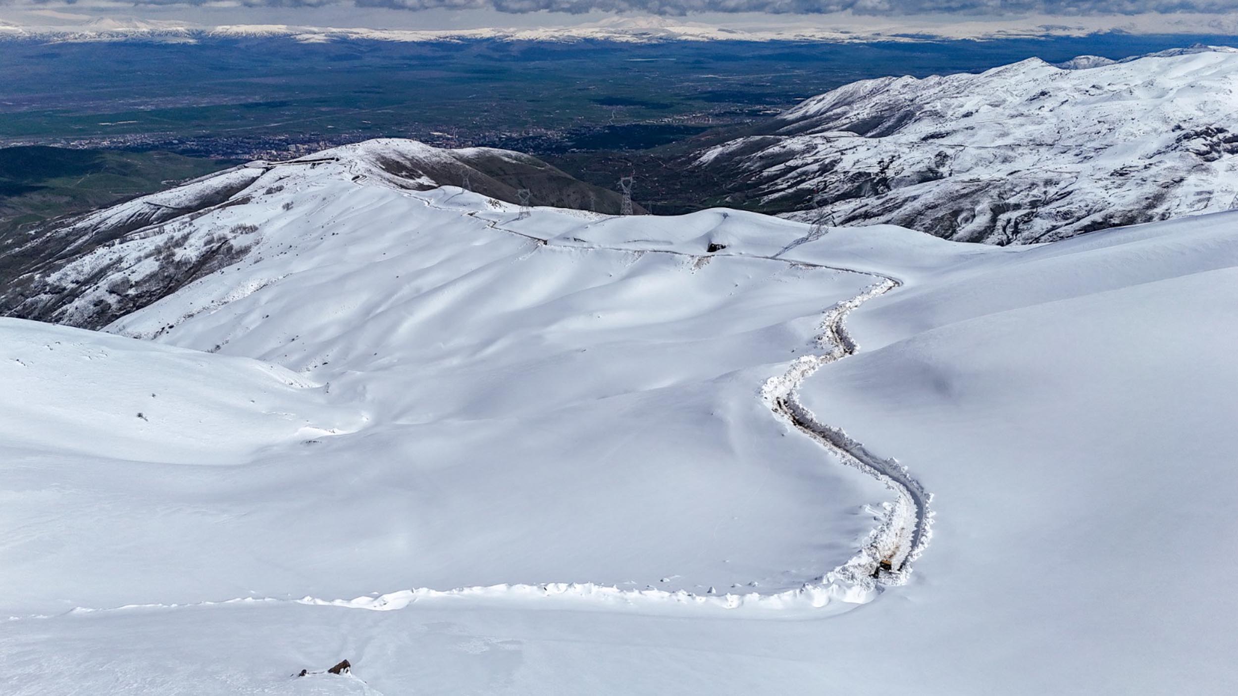 Muş'ta nisan ayı ortasında karla mücadele - Görsel 9