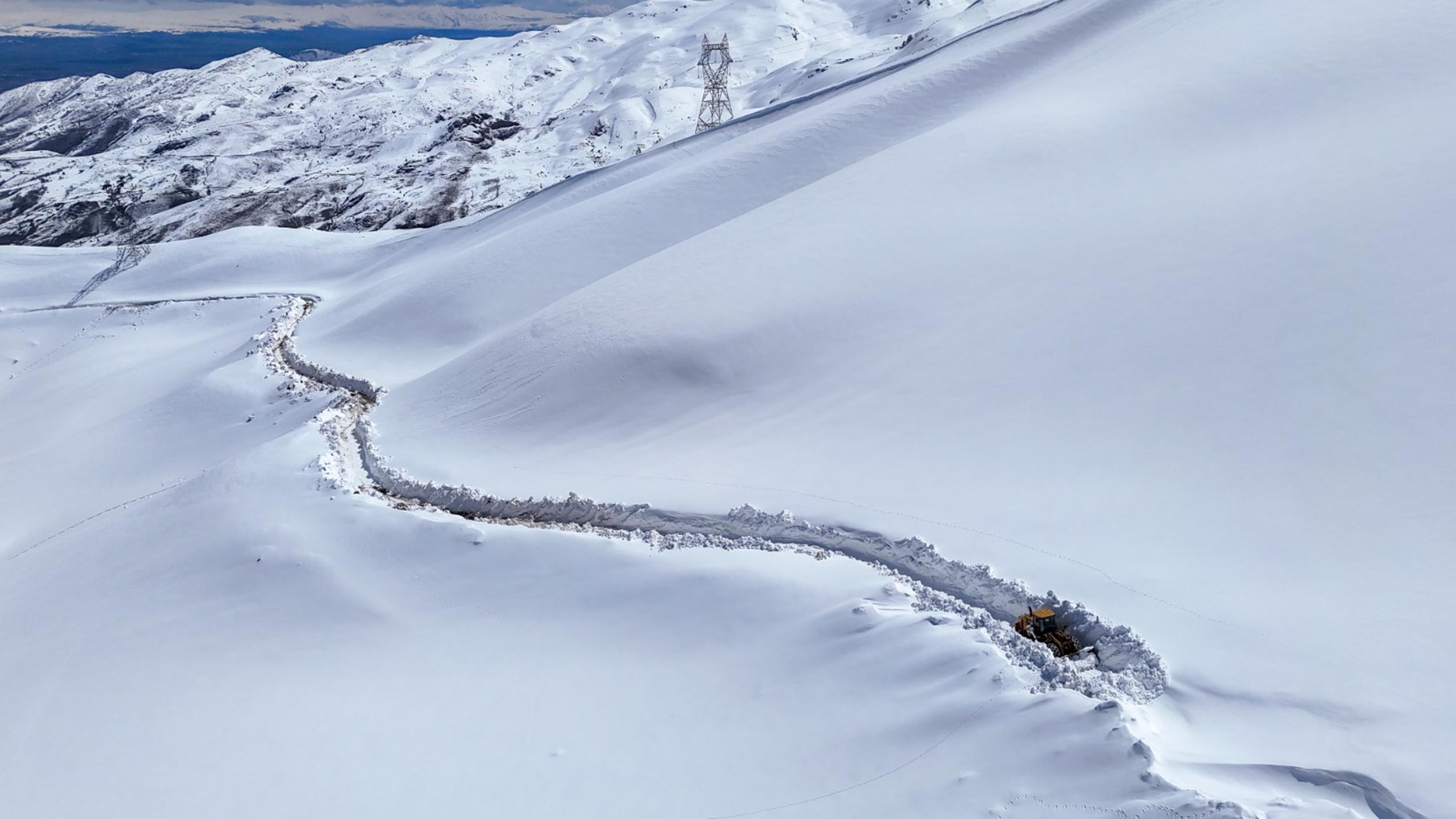 Muş'ta nisan ayı ortasında karla mücadele - Görsel 11