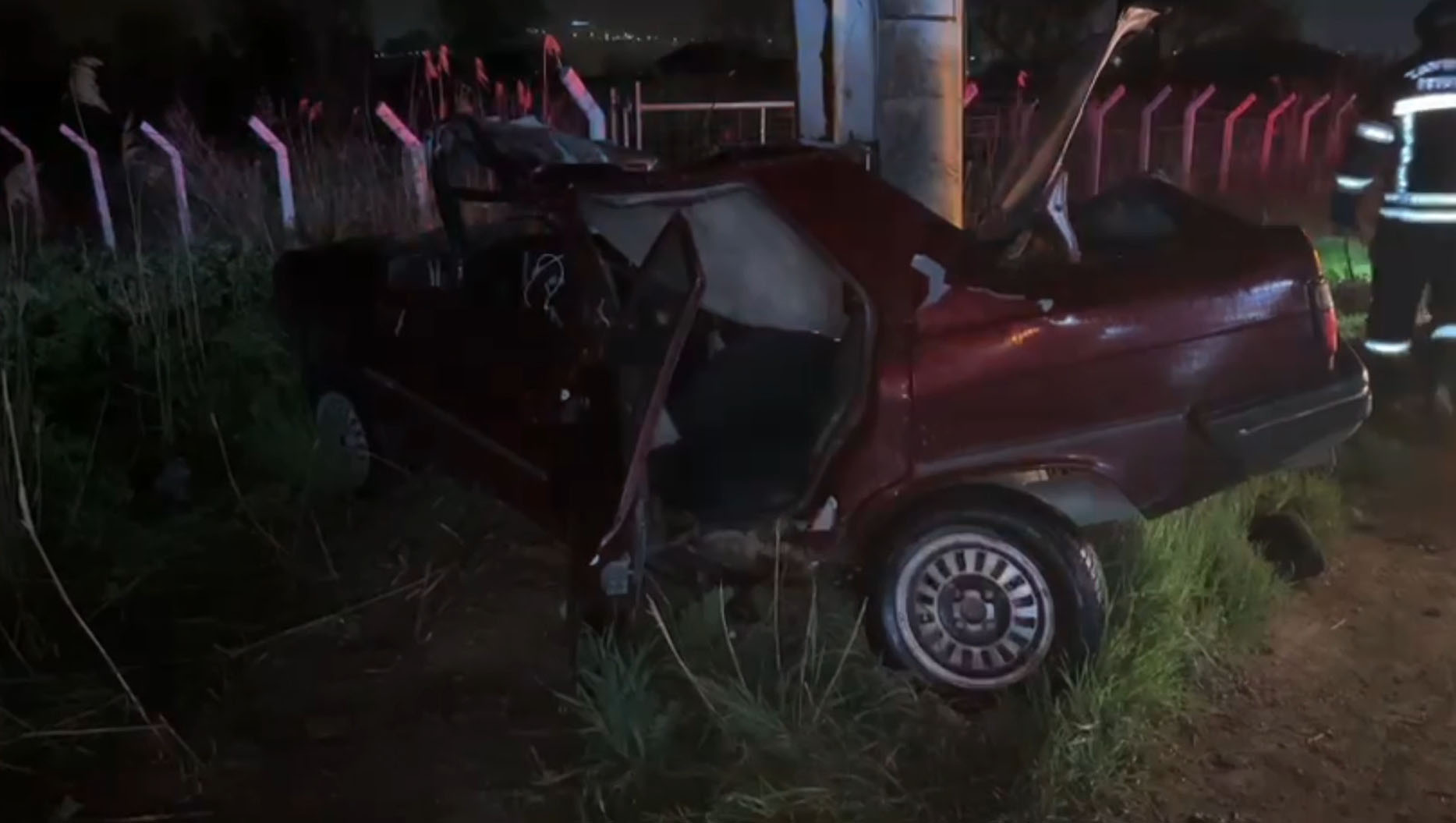 Beton direğe çarpan otomobilin sürücüsü öldü - Görsel 4