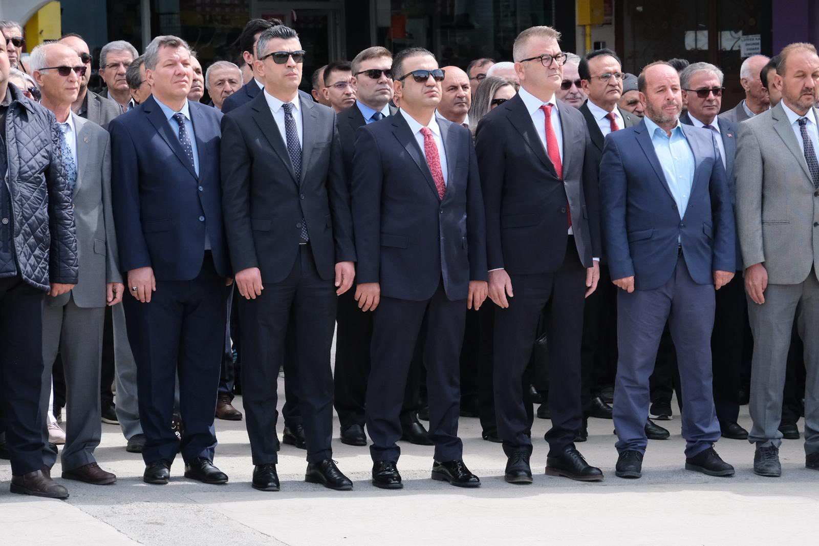 Seydişehir’de 23 Nisan coşkusu: Çocuklar anıtta ve okulda bayramı doyasıya yaşadı - Görsel 1