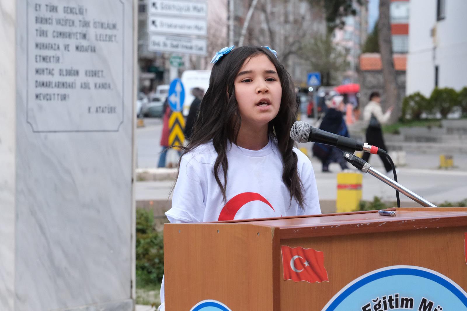 Seydişehir’de 23 Nisan coşkusu: Çocuklar anıtta ve okulda bayramı doyasıya yaşadı - Görsel 4