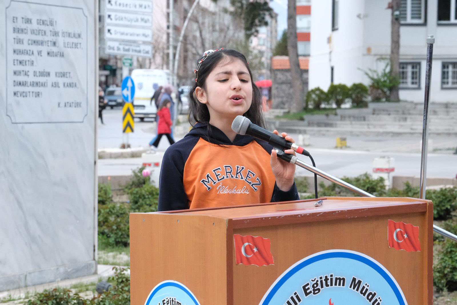 Seydişehir’de 23 Nisan coşkusu: Çocuklar anıtta ve okulda bayramı doyasıya yaşadı - Görsel 8