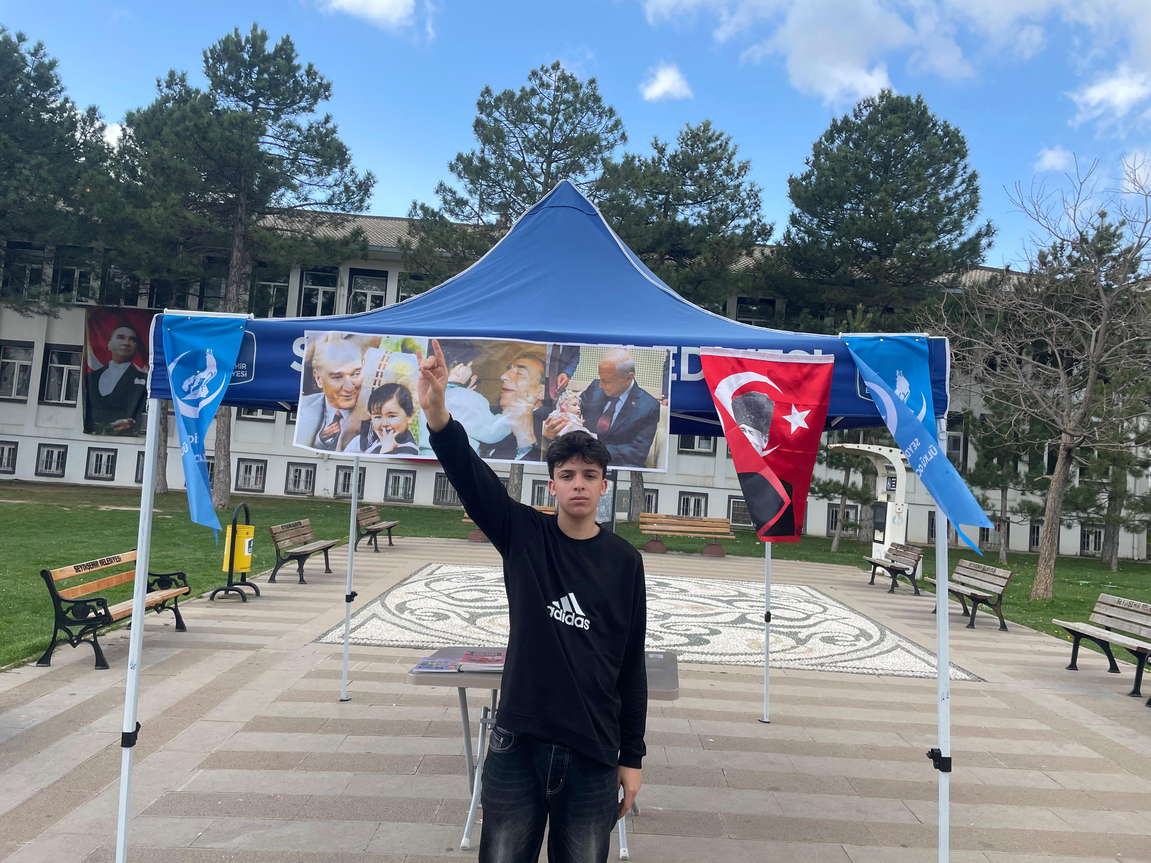 Seydişehir Ülkü Ocakları’ndan Geleceğin Türk Bayraklarına Anlamlı Hediye - Görsel 1