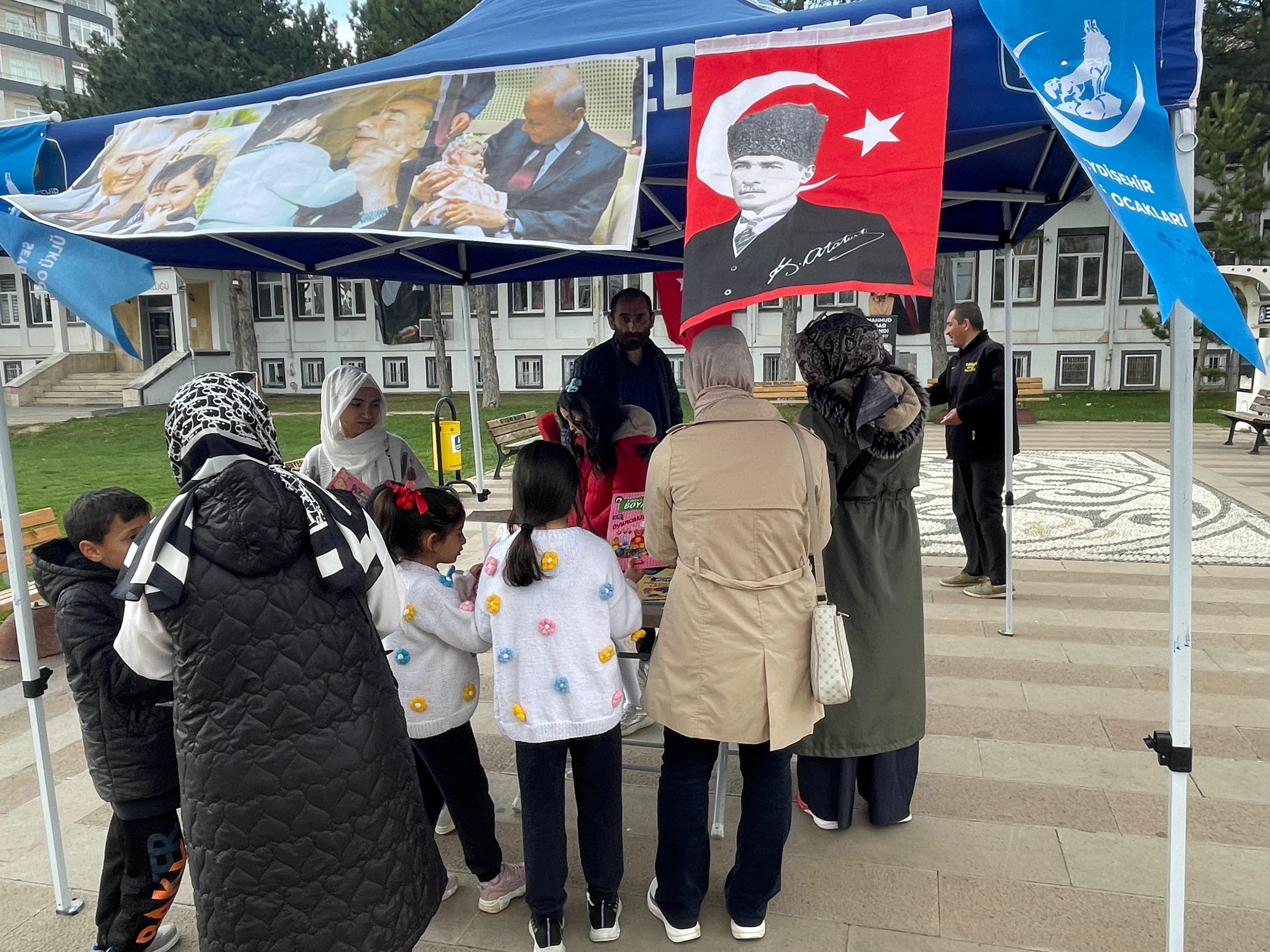 Seydişehir Ülkü Ocakları’ndan Geleceğin Türk Bayraklarına Anlamlı Hediye - Görsel 3