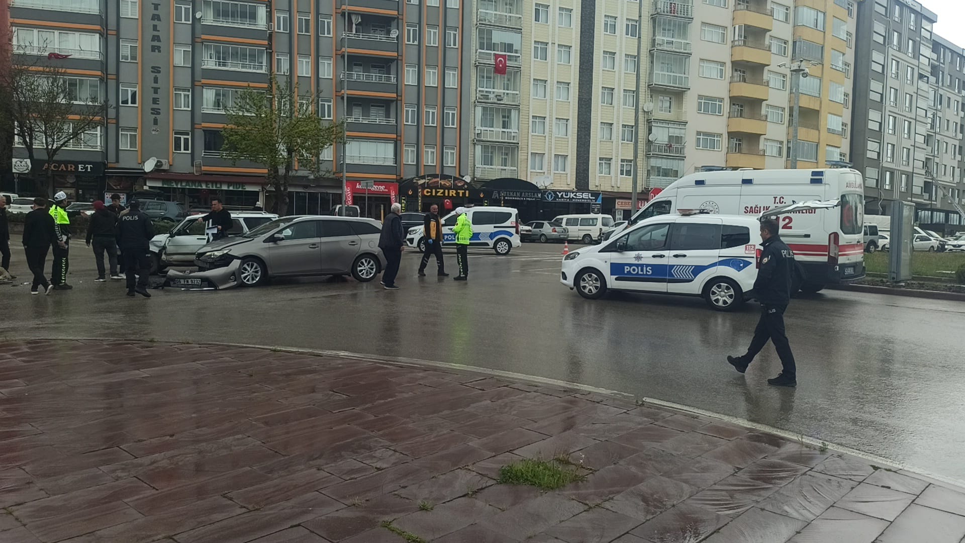 Seydişehir'de İki Otomobil Çarpıştı: 1 Yaralı - Görsel 2