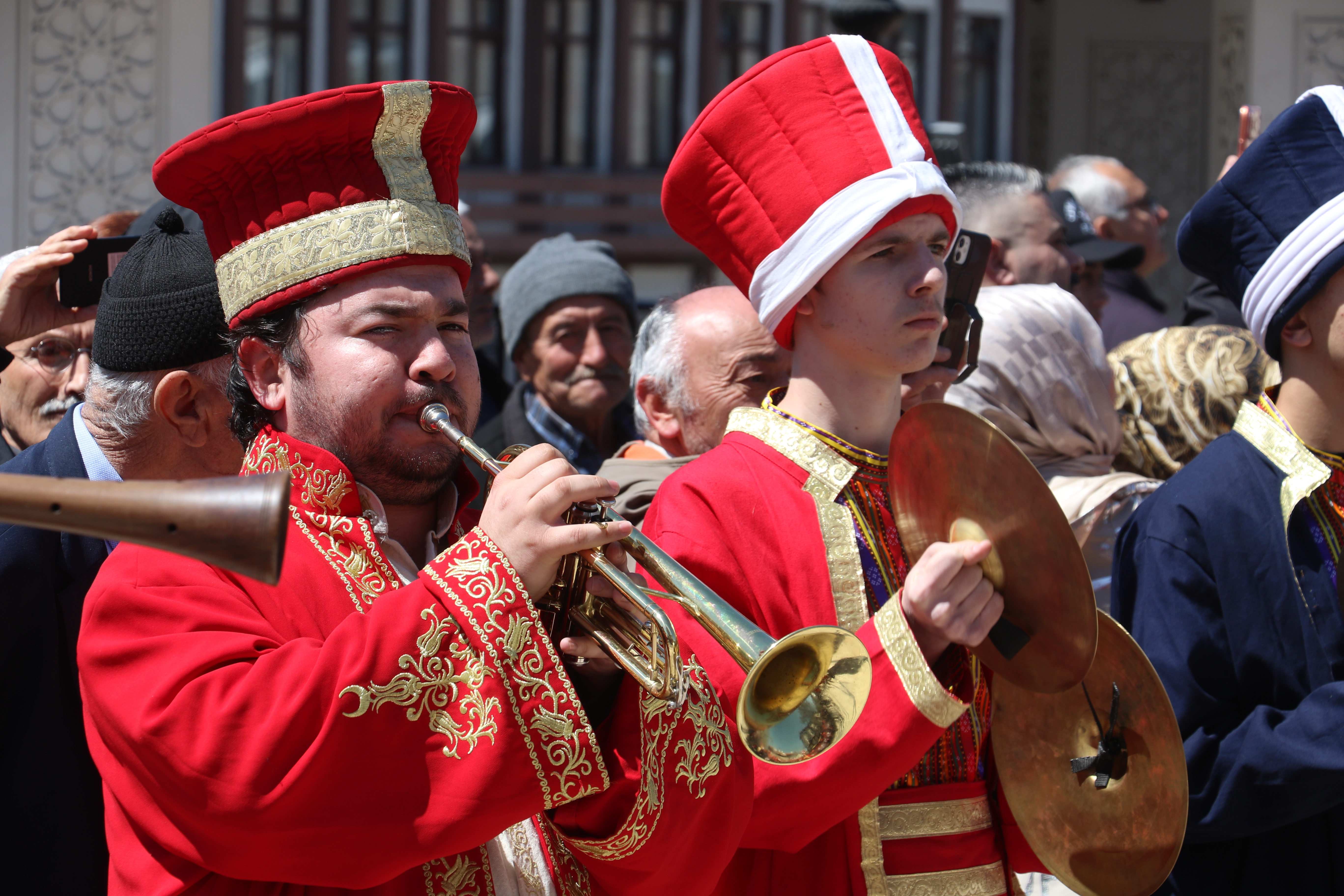 Ankara- Bakan Tekin, öğrencilerle 1'inci TBMM'ye yürüdü - Görsel 3