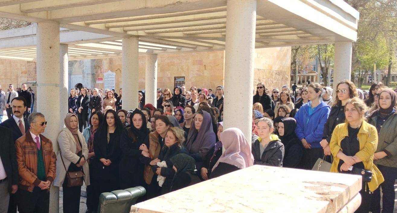 Hakim çiftin nefes borusuna çilek kaçan 2,5 yaşındaki oğlu hayatını kaybetti - Görsel 7