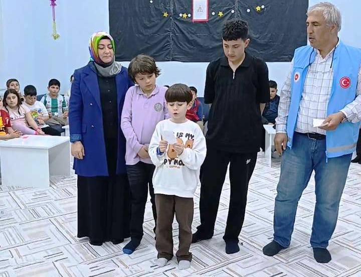 MİNİK YÜREKLER PEYGAMBER SEVGİSİNİ KELİMELERE DÖKTÜ! - Görsel 1